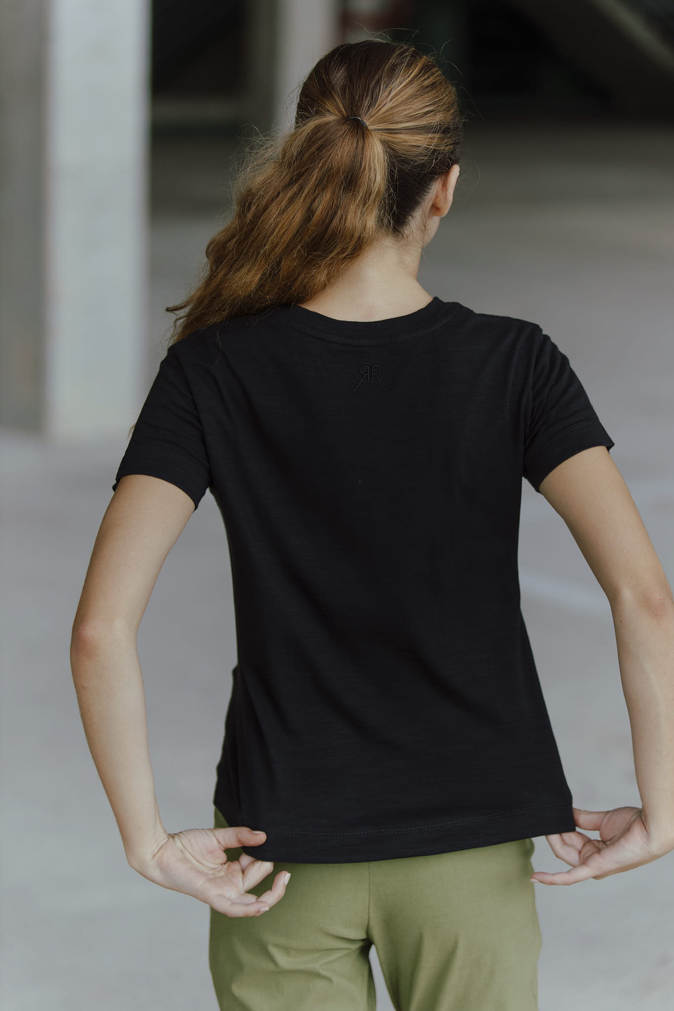REMERA PAZ - BLACK