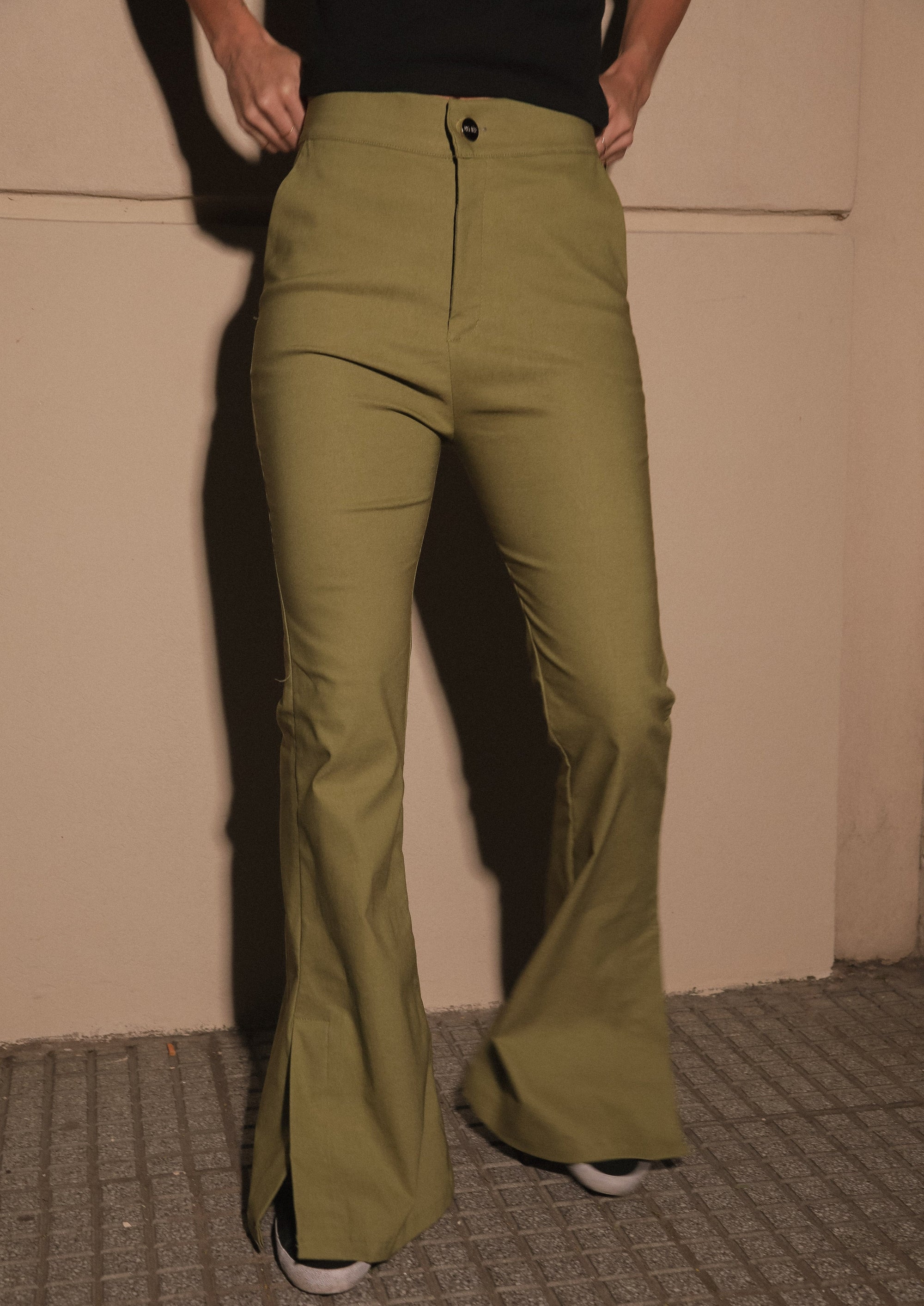 PANTALÓN NICKY LISO - ARMY
