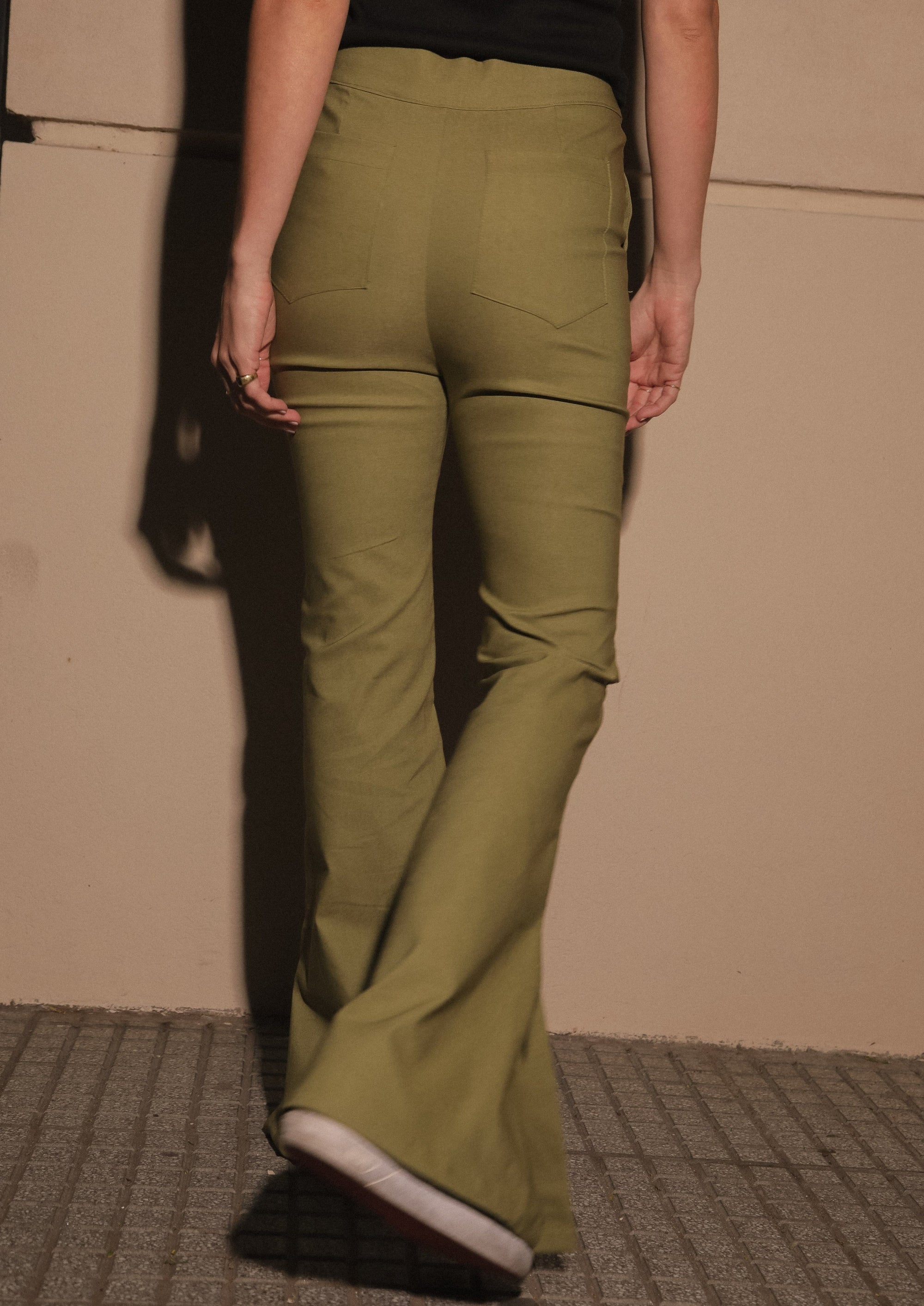 PANTALÓN NICKY LISO - ARMY