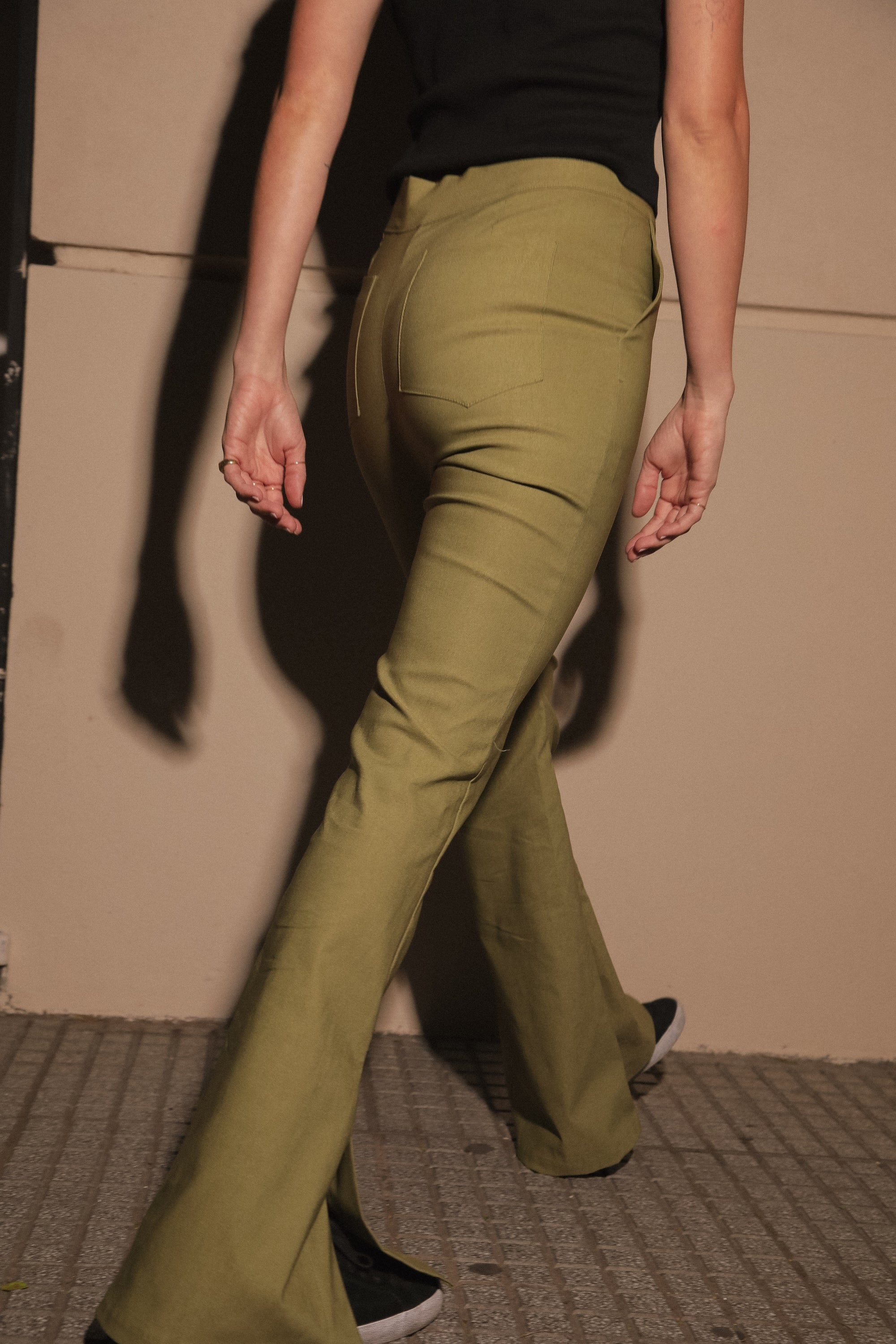 PANTALÓN NICKY LISO - ARMY
