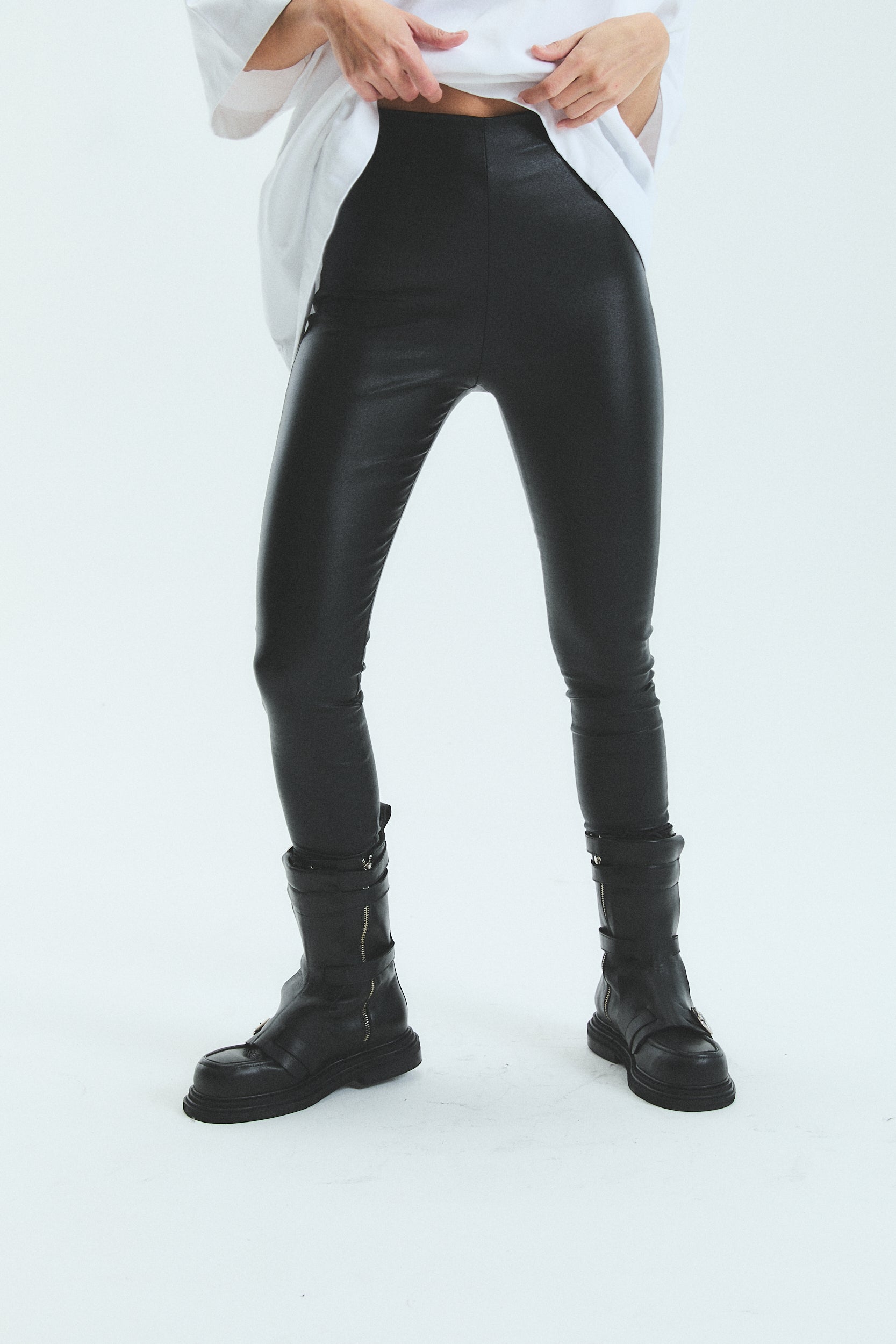 MEGHAN METALLIC TROUSERS - BLACK