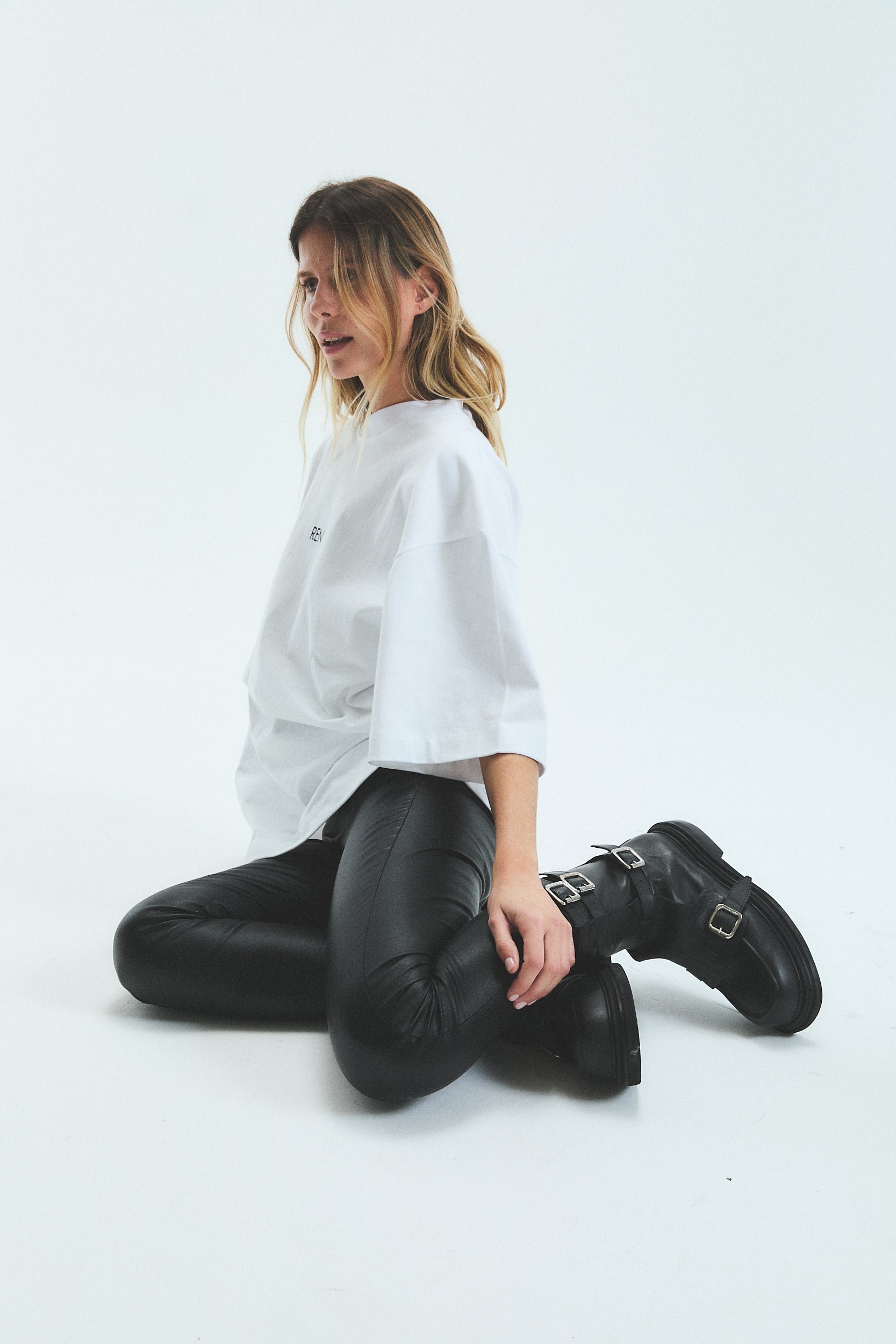 MEGHAN METALLIC TROUSERS - BLACK