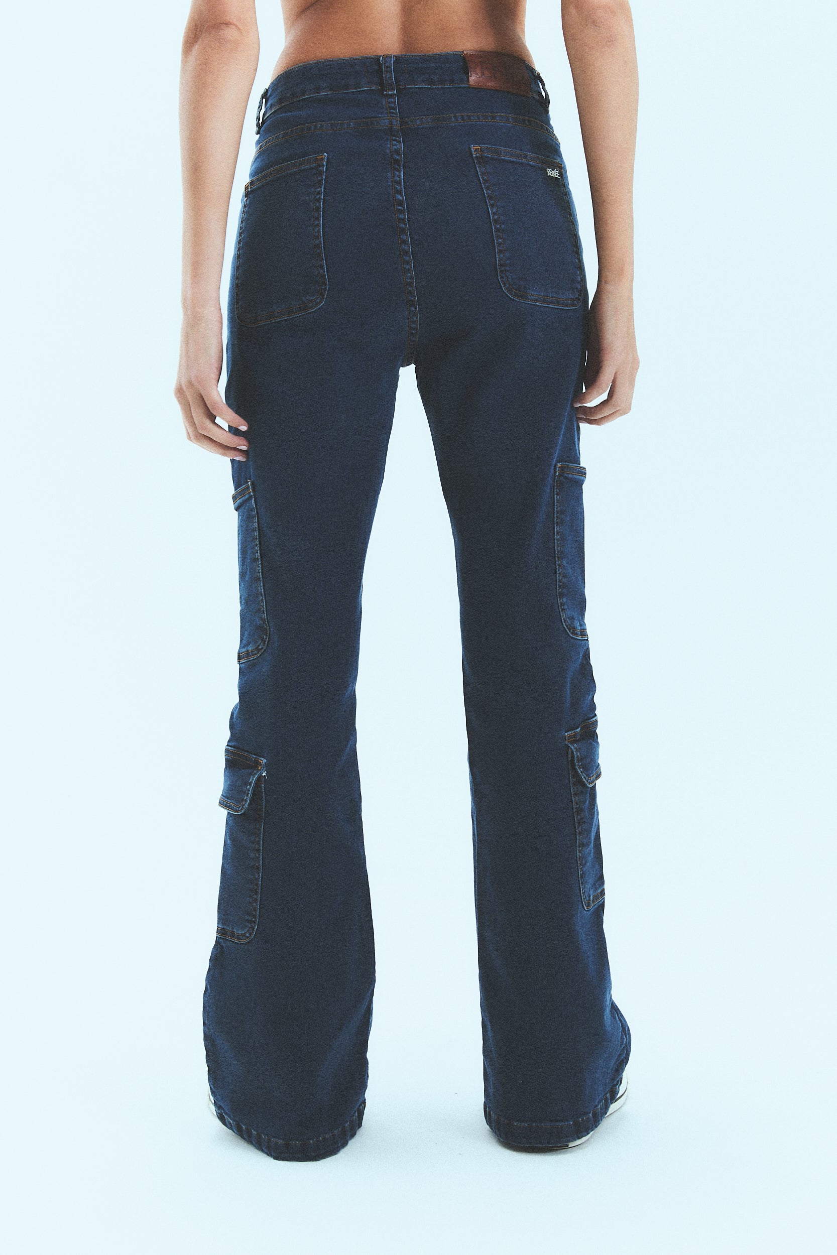 JEAN N°17 - THE CARGO