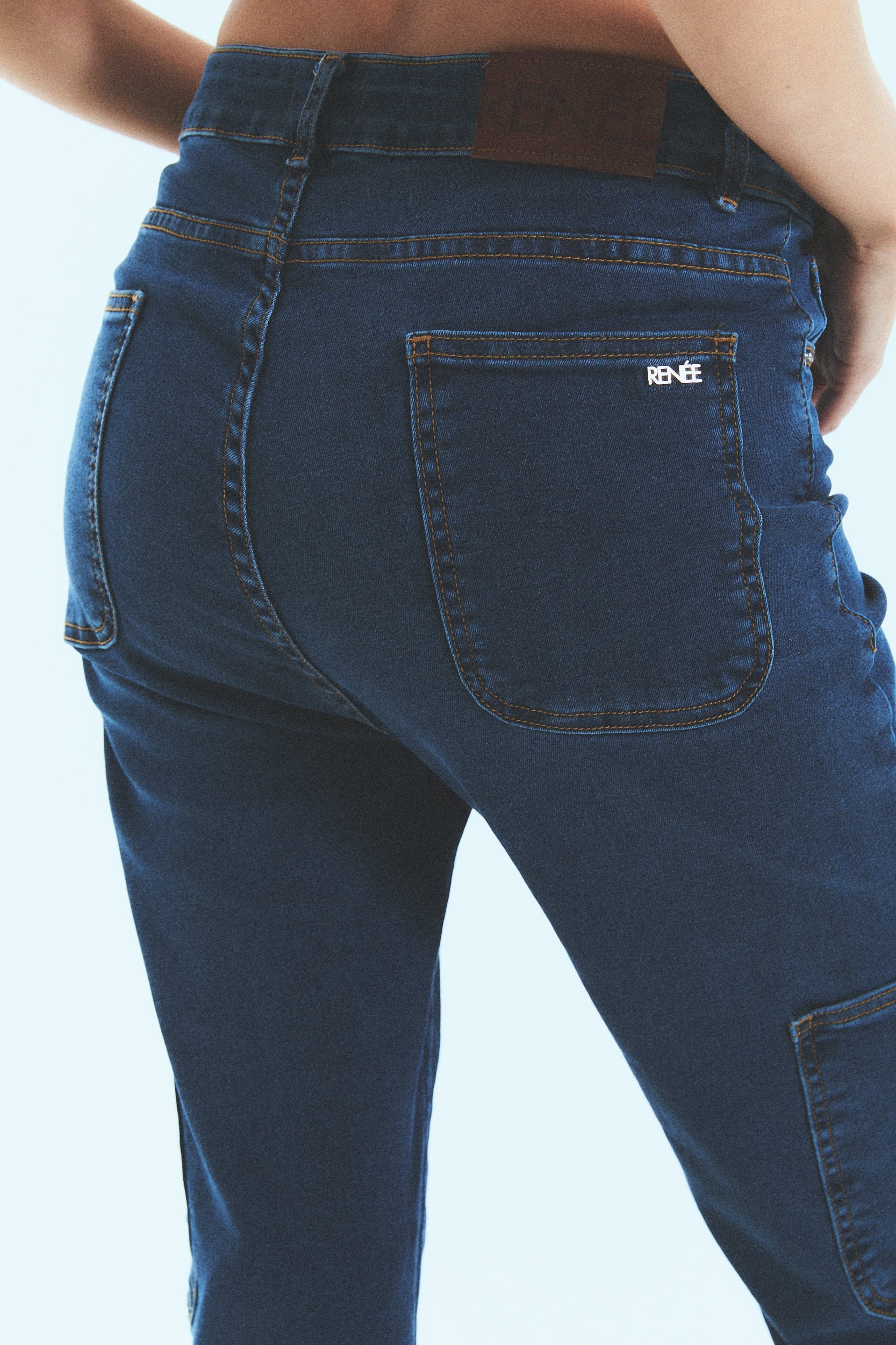 JEAN N°17 - THE CARGO