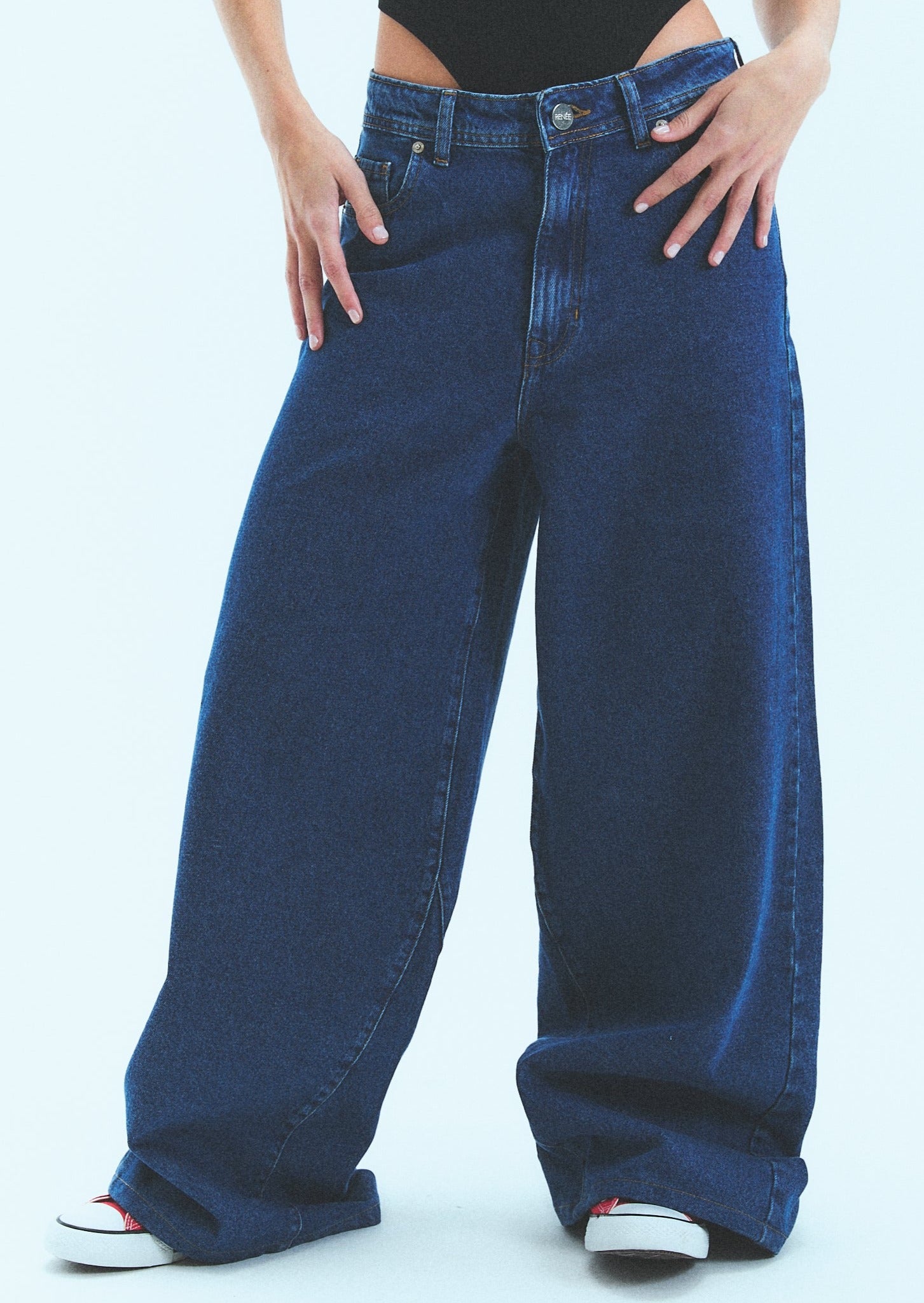 JEAN N°14 - THE OVERSIZE BLUE