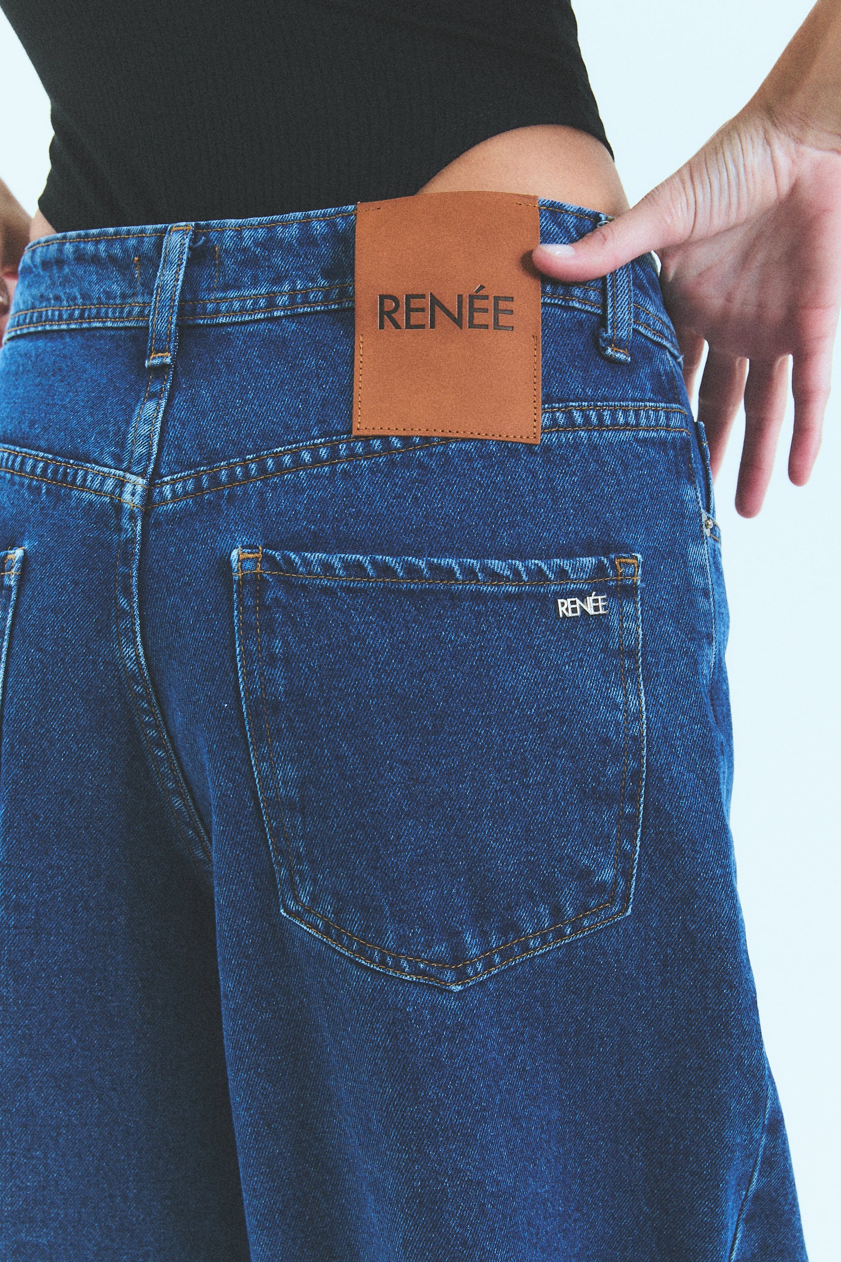 JEAN N°14 - THE OVERSIZE BLUE