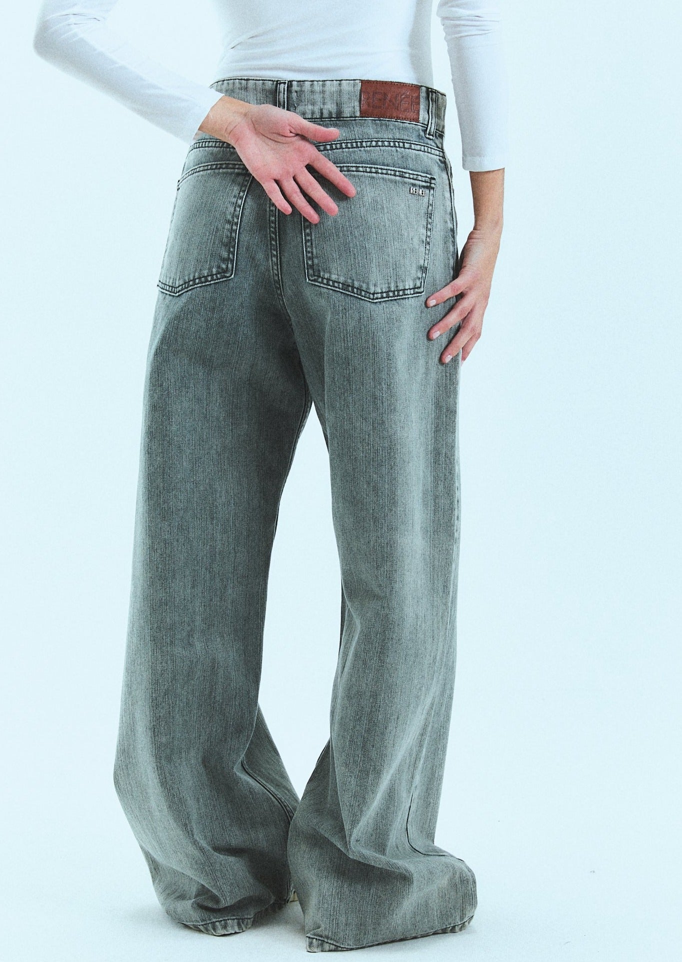 JEAN N°3 - THE OVERSIZE GREY