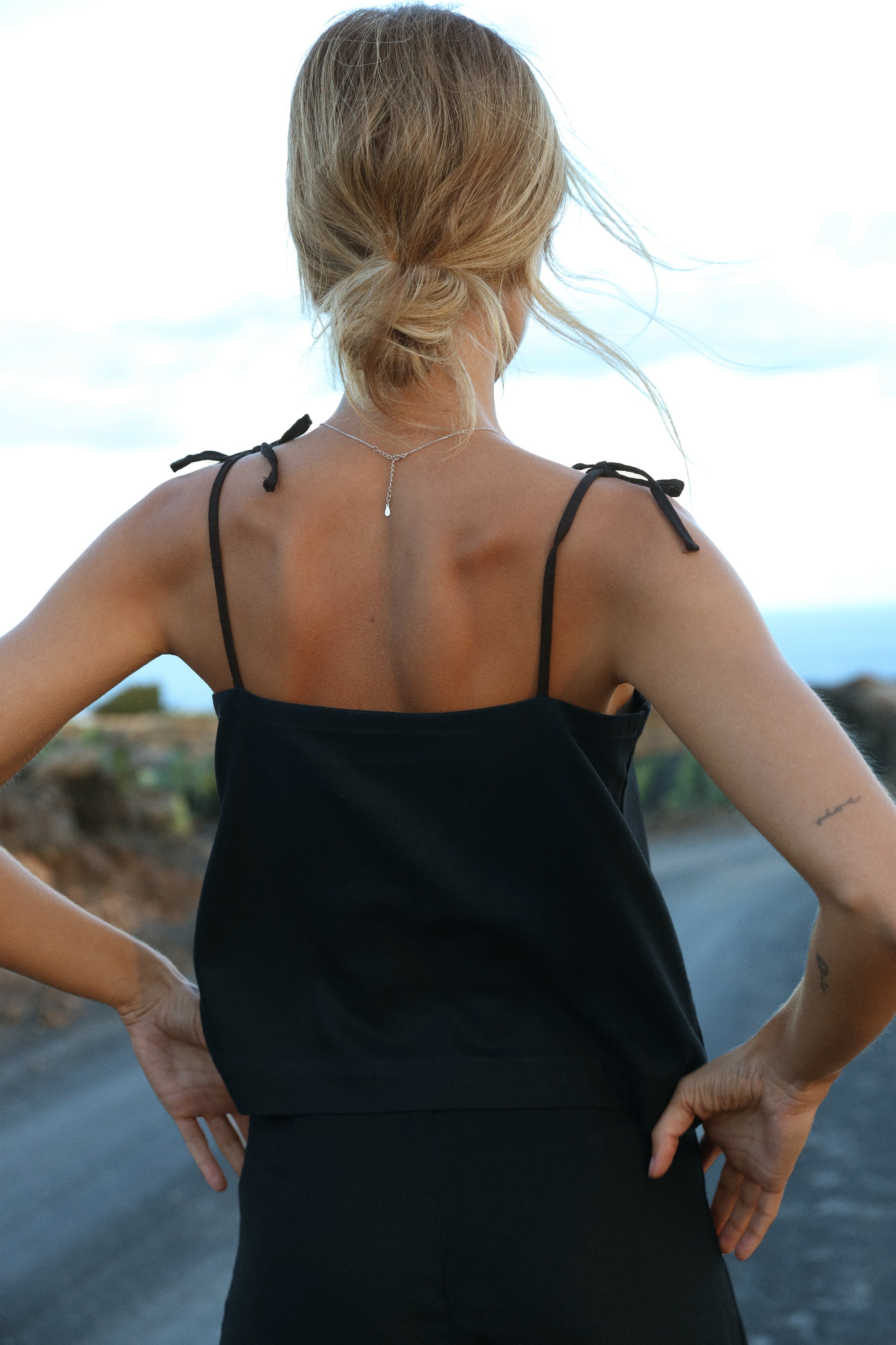 NINA TOP - BLACK