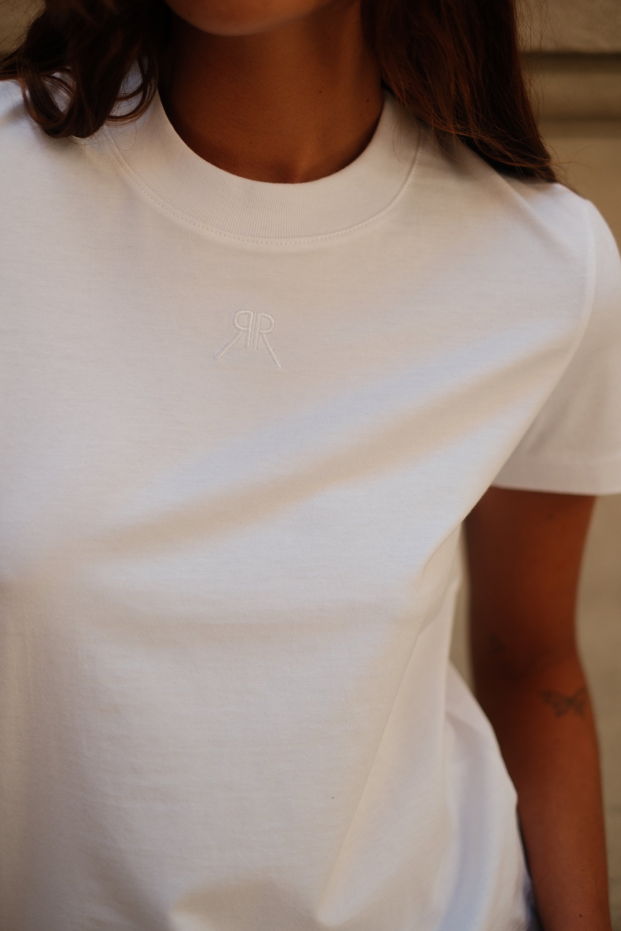 REMERA ESMERALDA - OFF WHITE