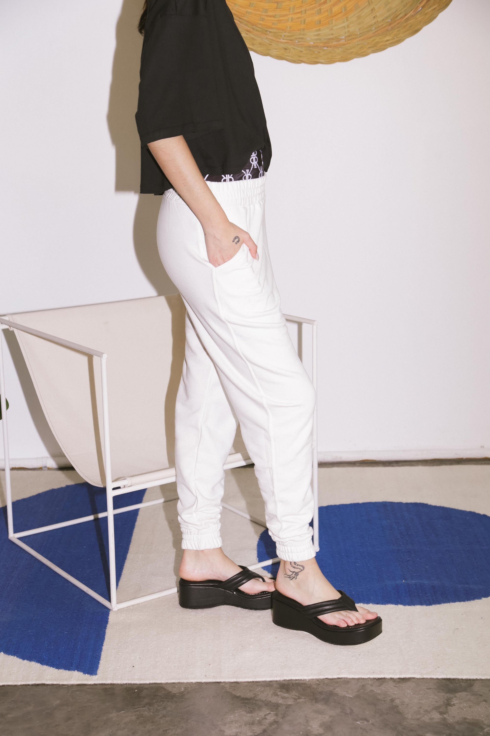 ARCHIVO - JOGGER RINGO OFF WHITE