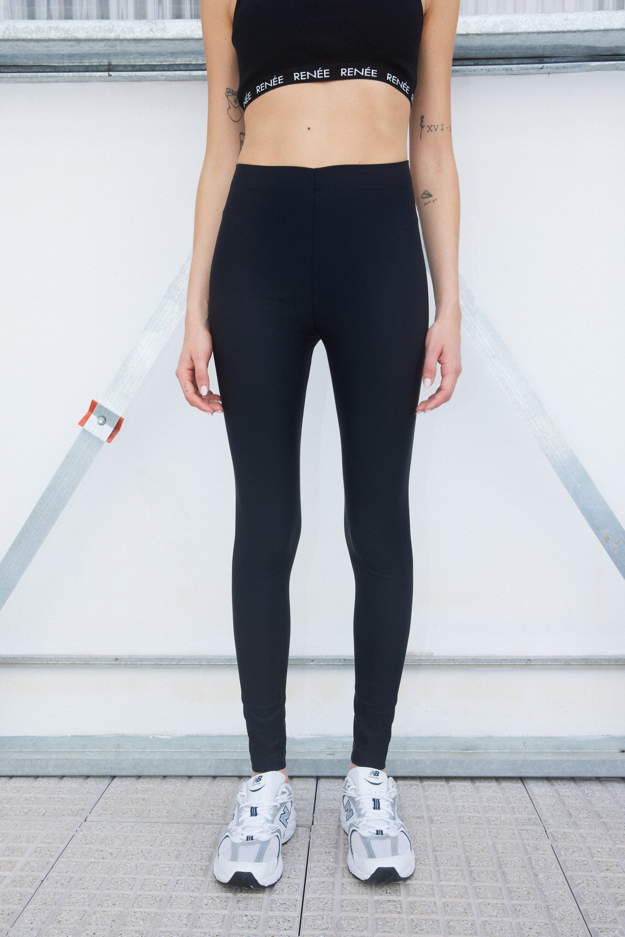 BASIC LEGGINGS - BLACK