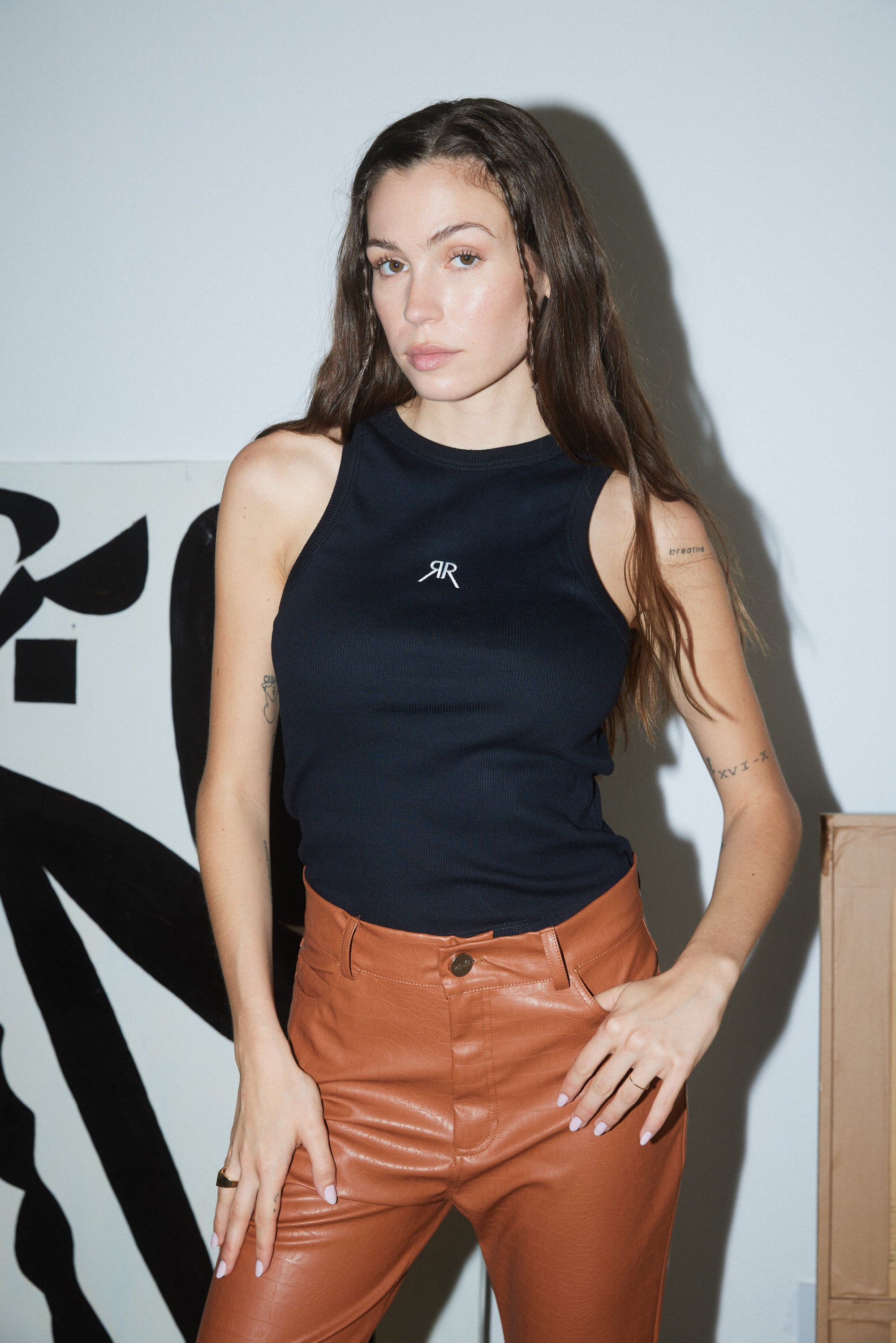 MUSCULOSA LEVIN - BLACK