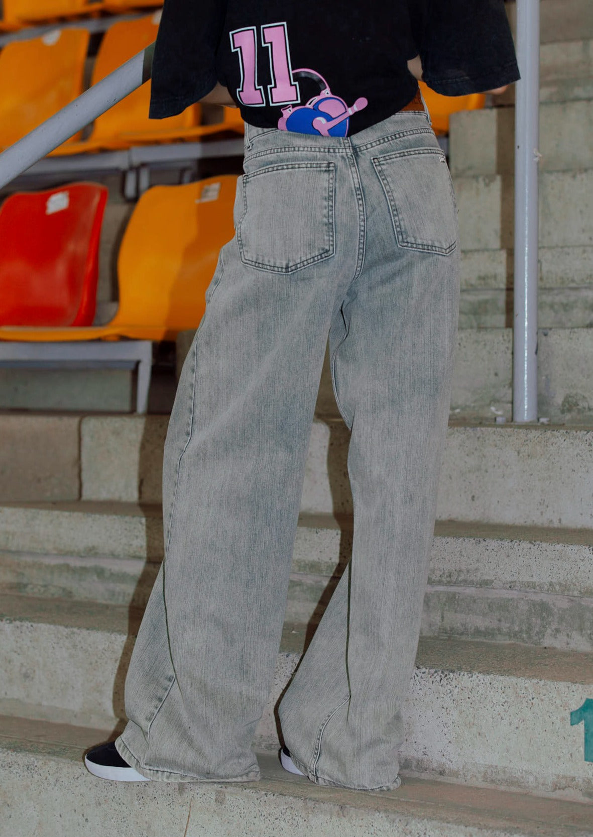 JEAN N°3 - THE OVERSIZE GREY