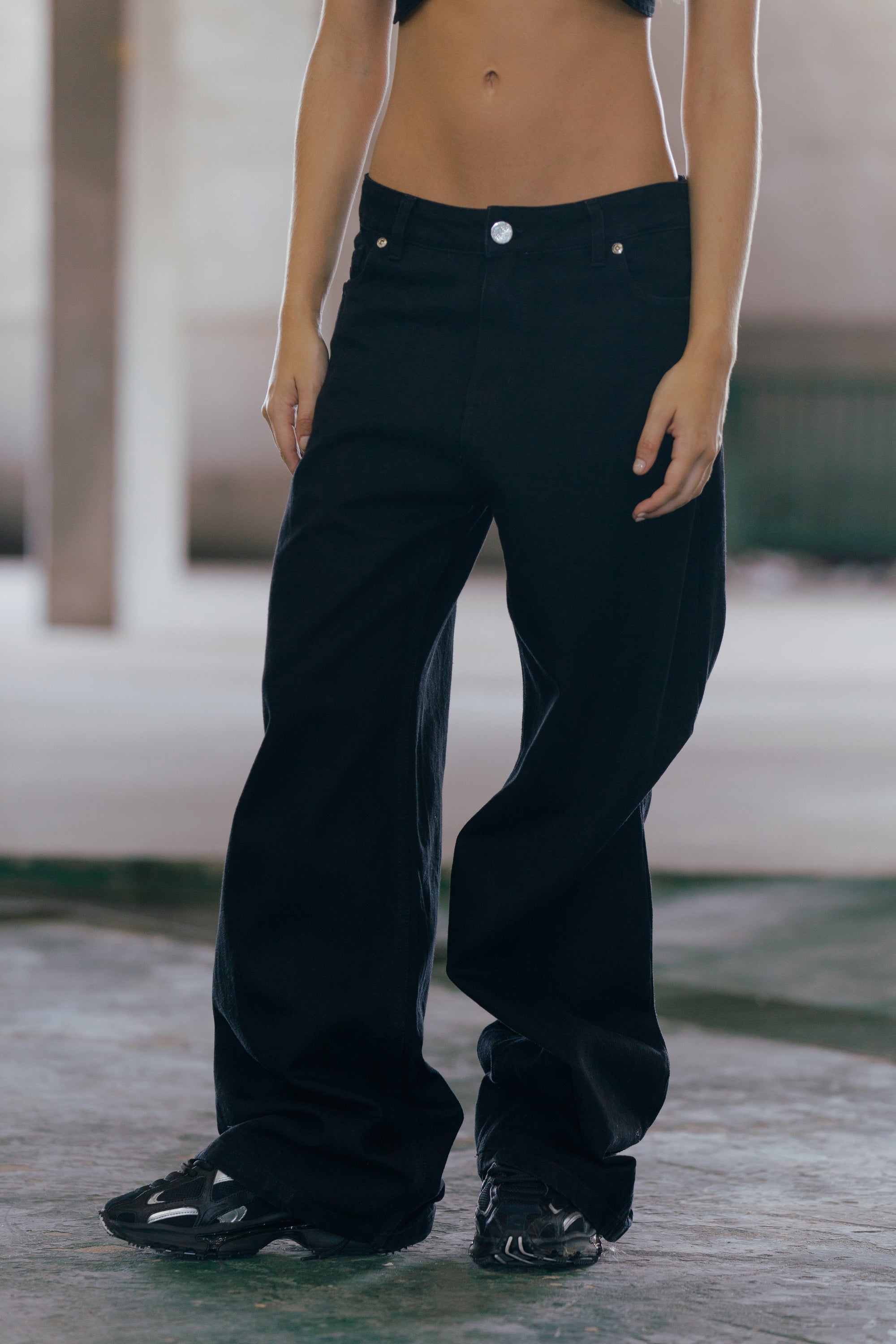 JEAN N°3 - THE OVERSIZE BLACK