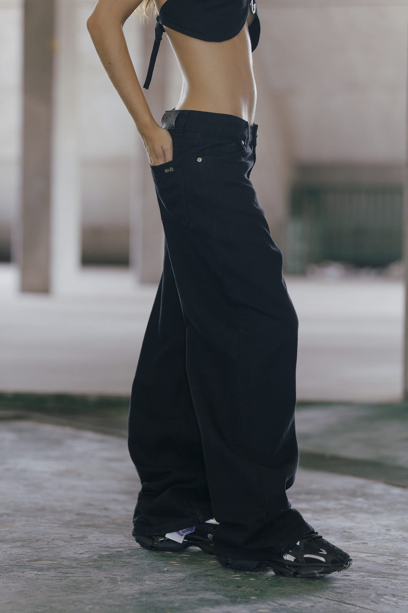 JEAN N°3 - THE OVERSIZE BLACK