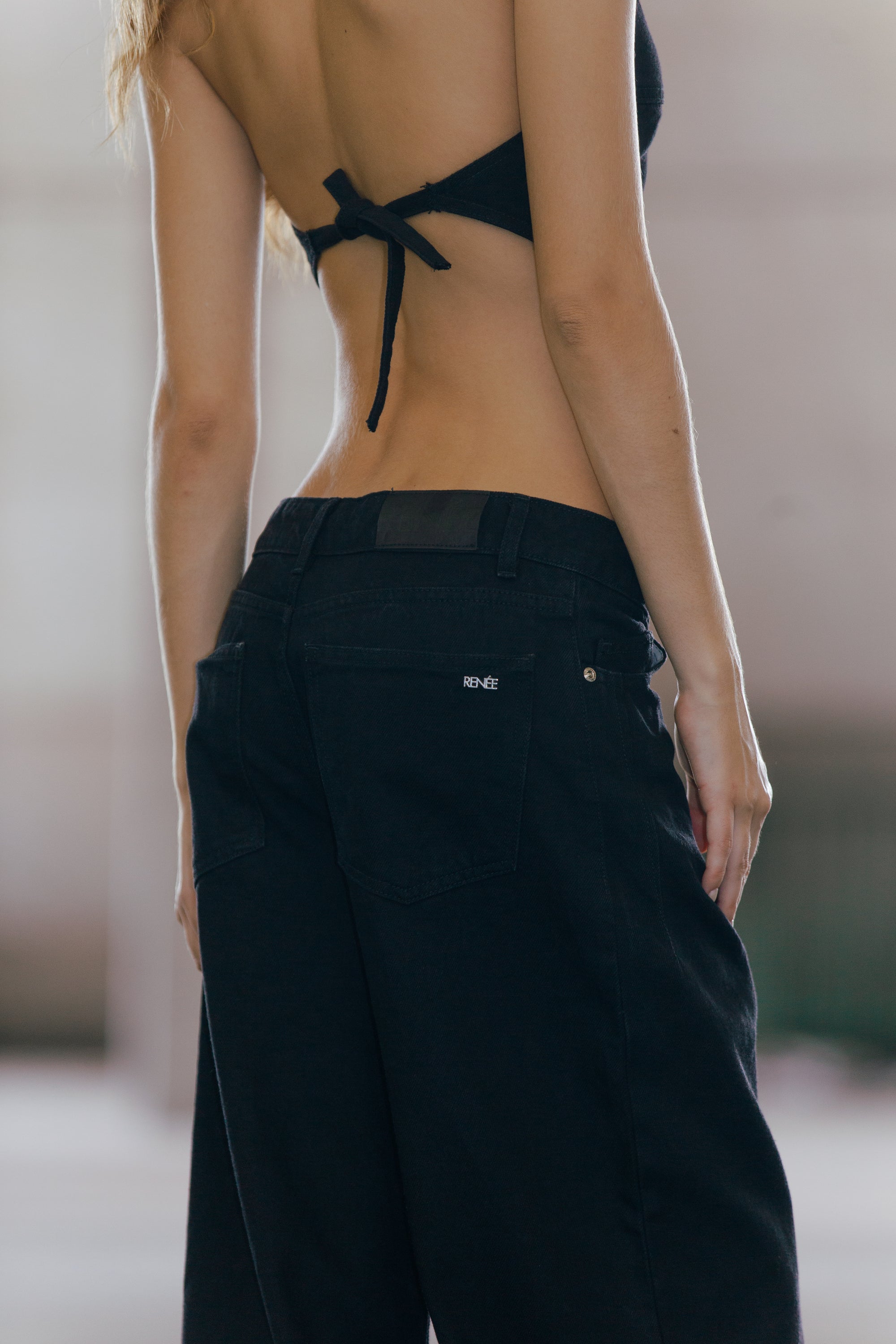 JEAN N°3 - THE OVERSIZE BLACK
