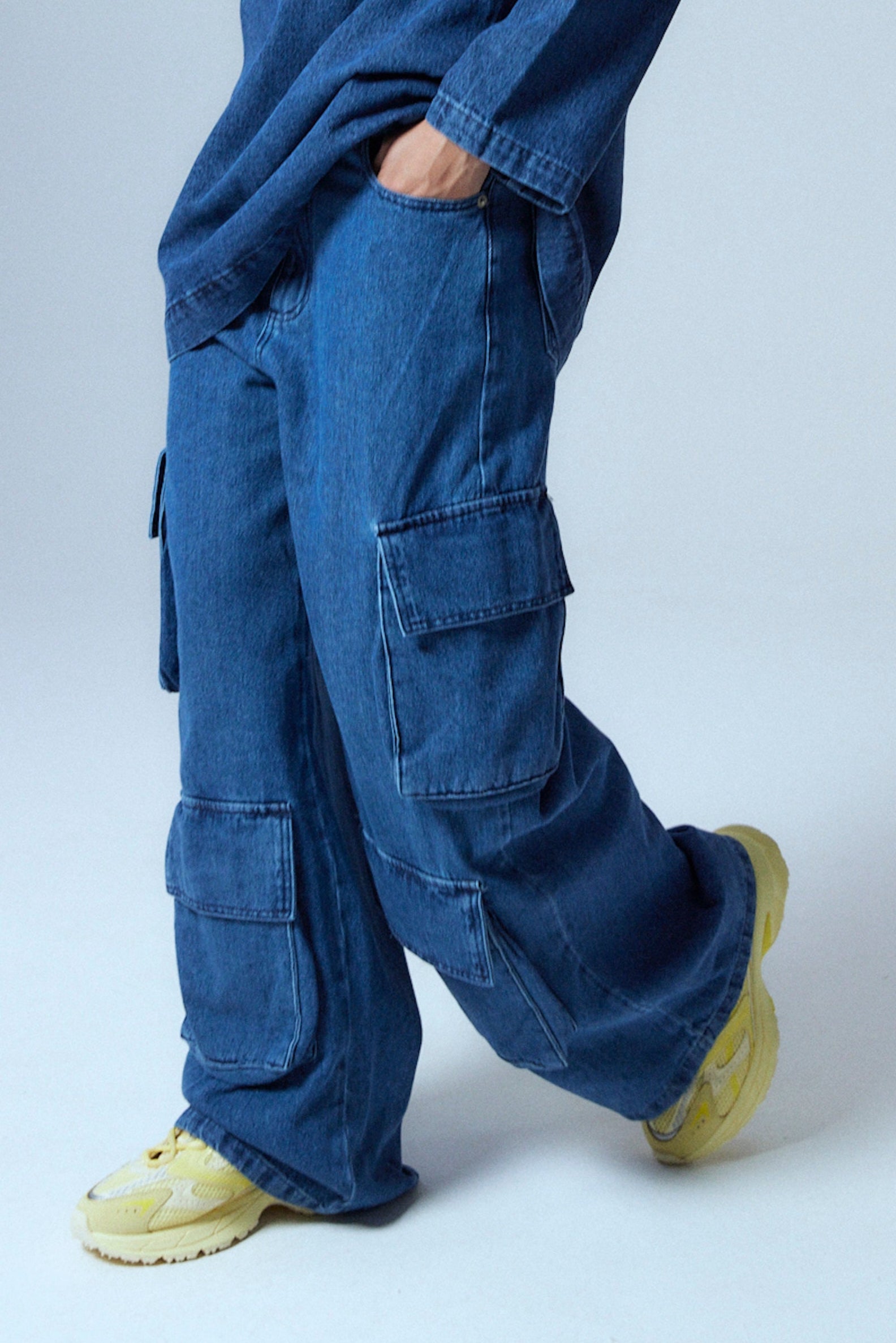 JEAN Nº20 - THE CARGO BLUE