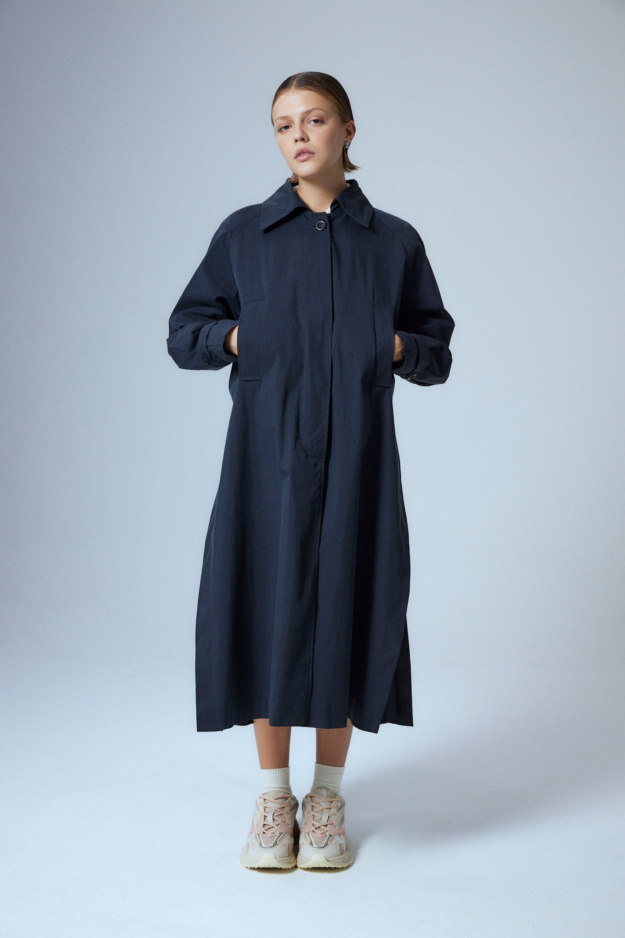 TRENCH OASIS - BLACK