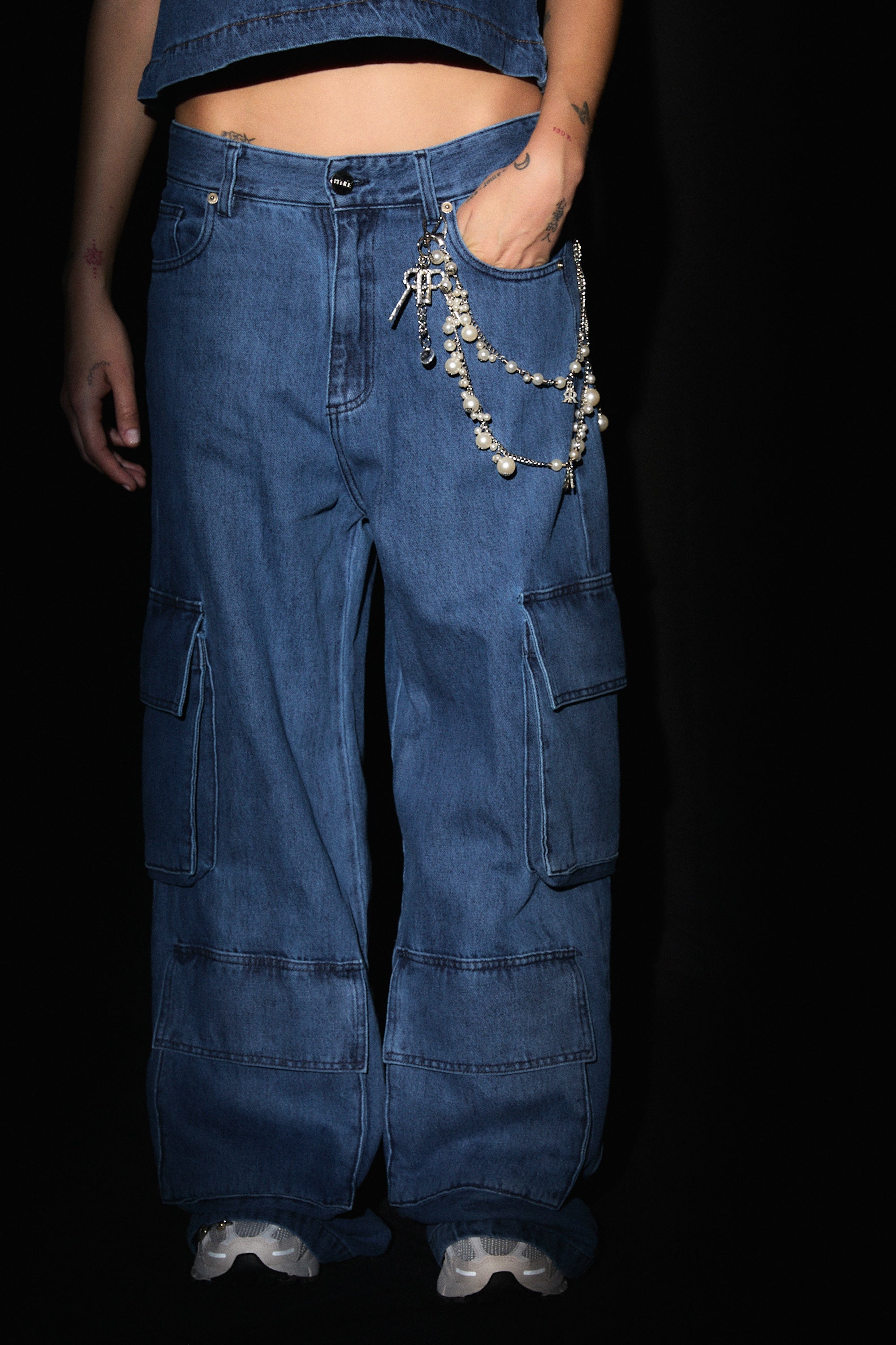 JEAN Nº20 - THE CARGO BLUE