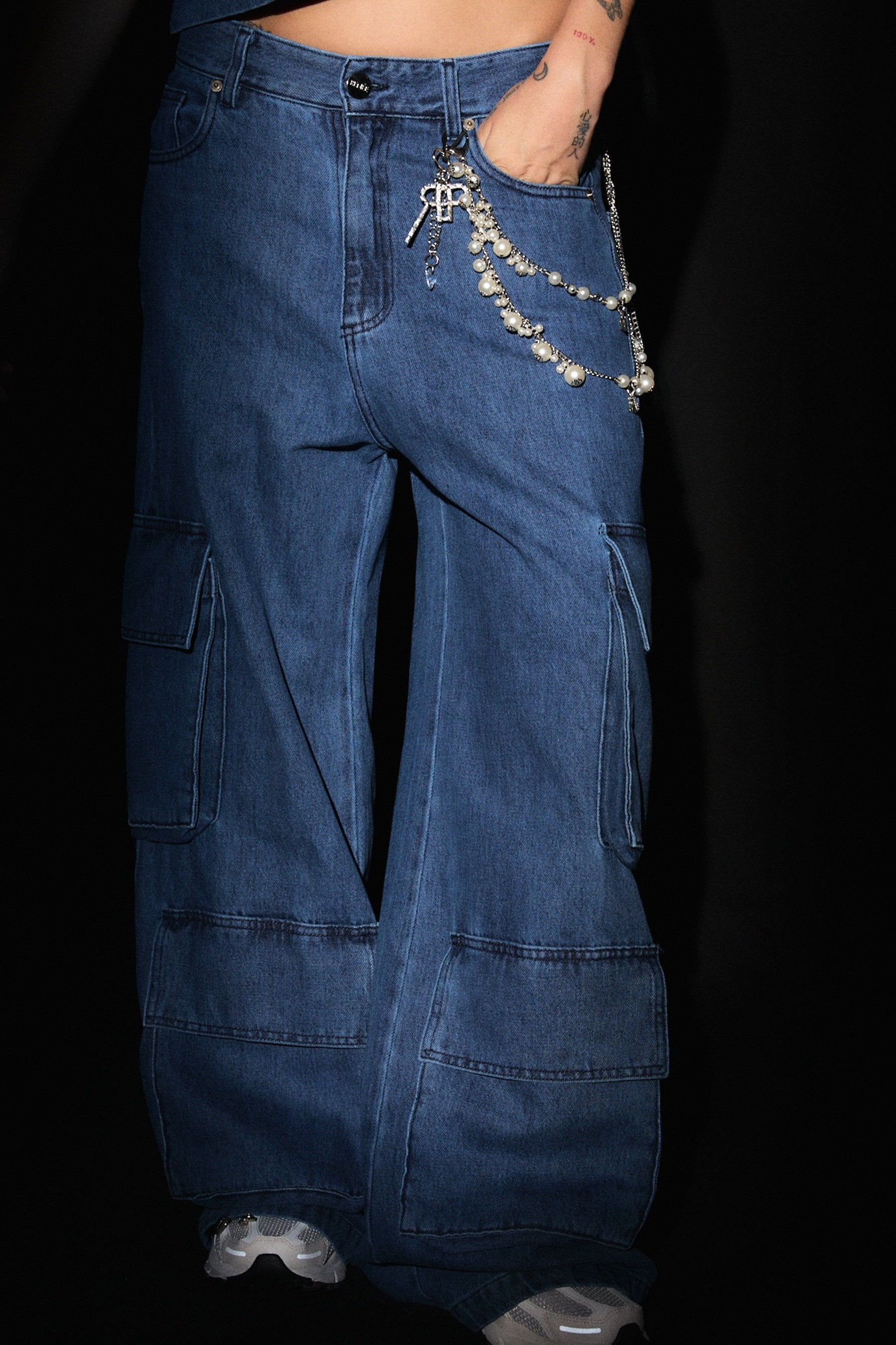 JEAN Nº20 - THE CARGO BLUE