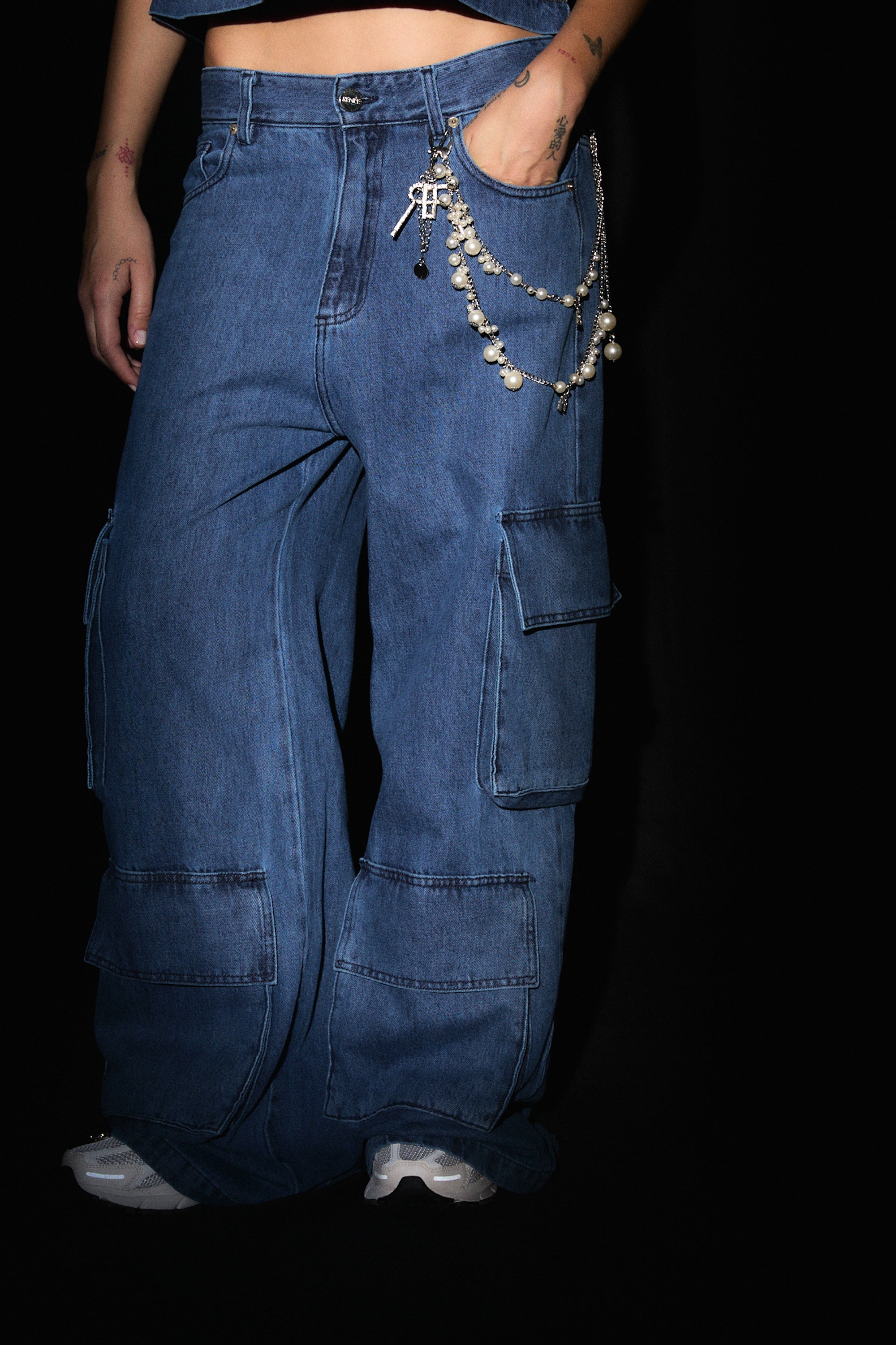 JEAN Nº20 - THE CARGO BLUE