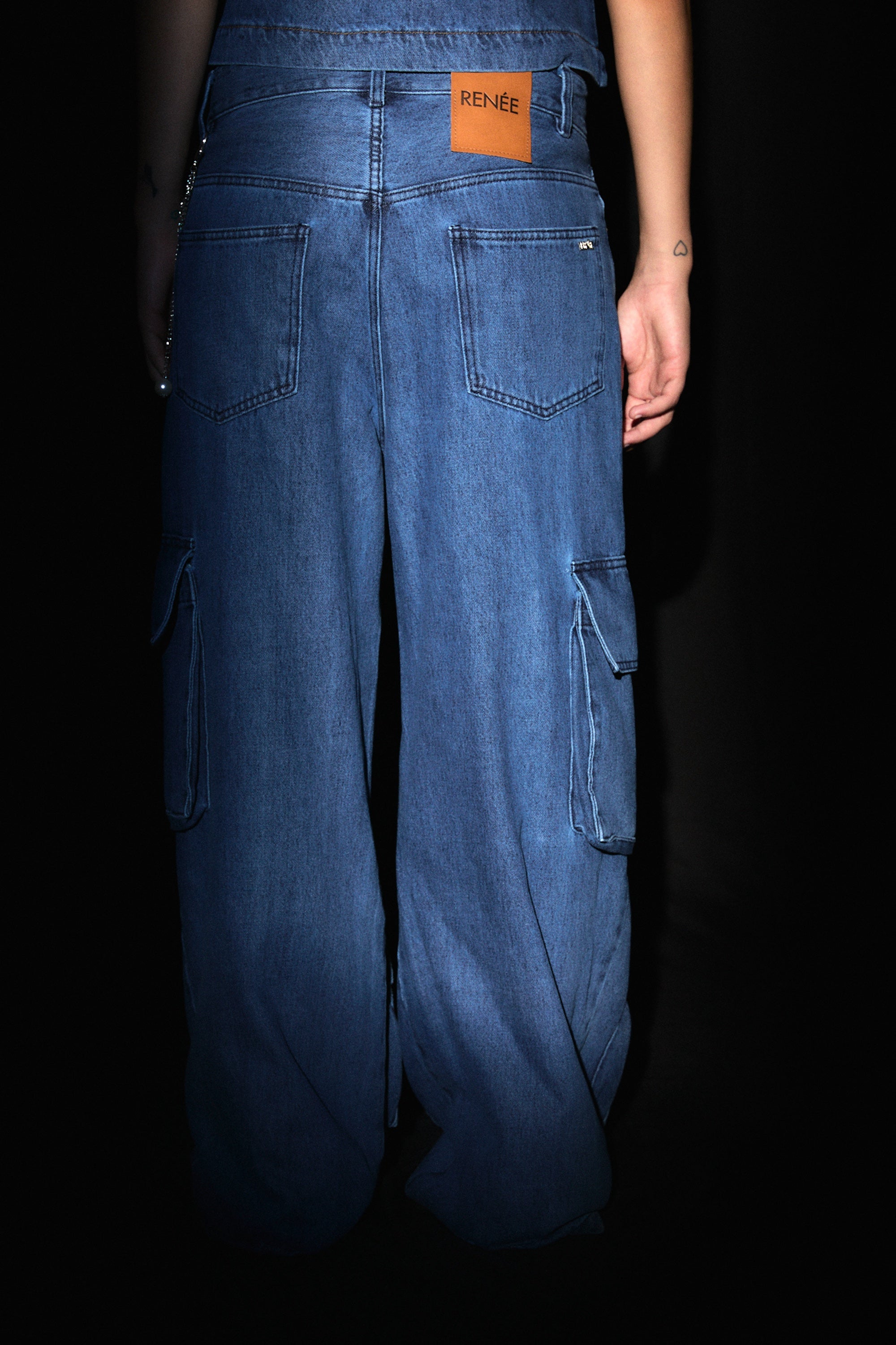 JEAN Nº20 - THE CARGO BLUE