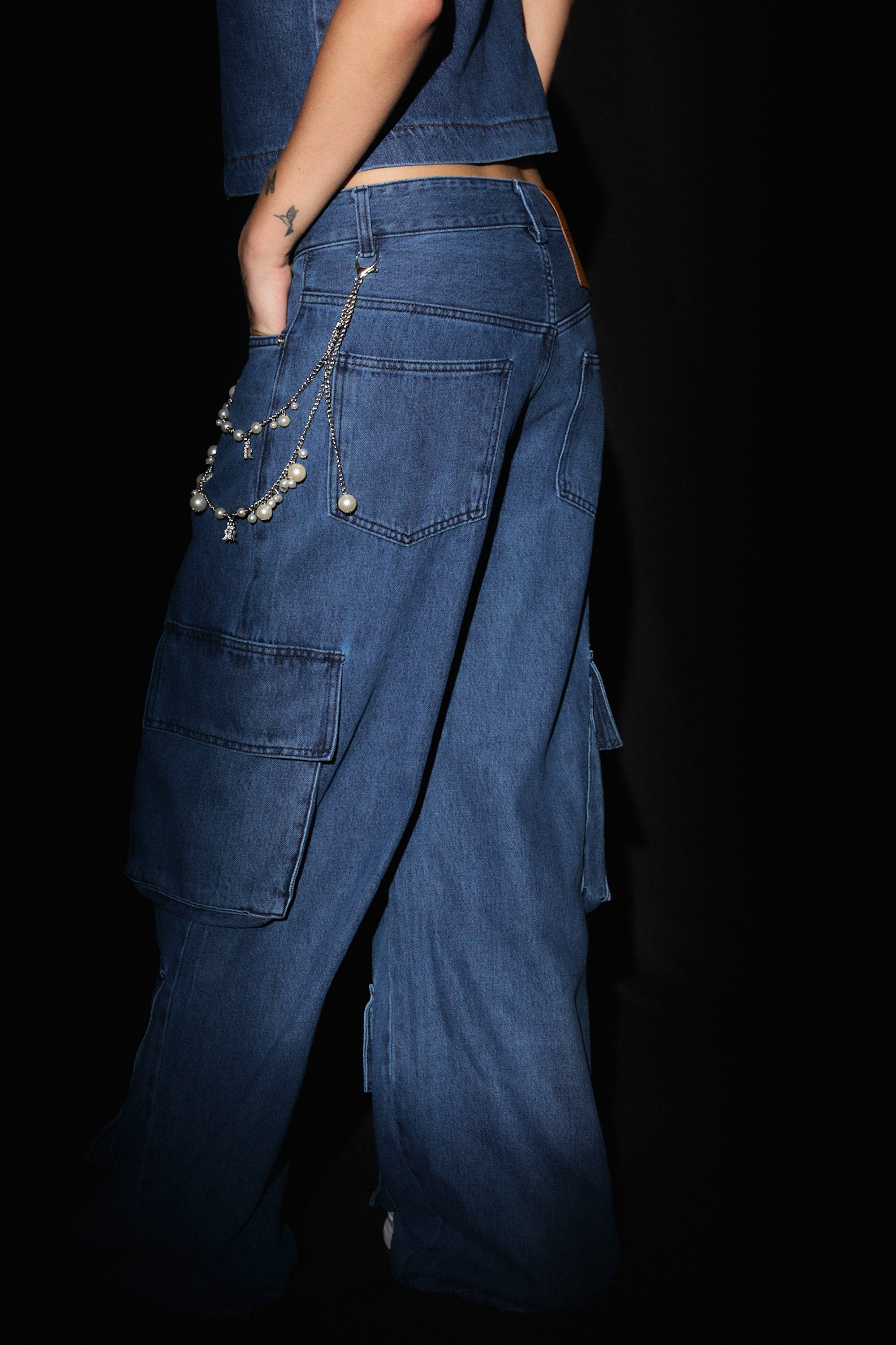 JEAN Nº20 - THE CARGO BLUE