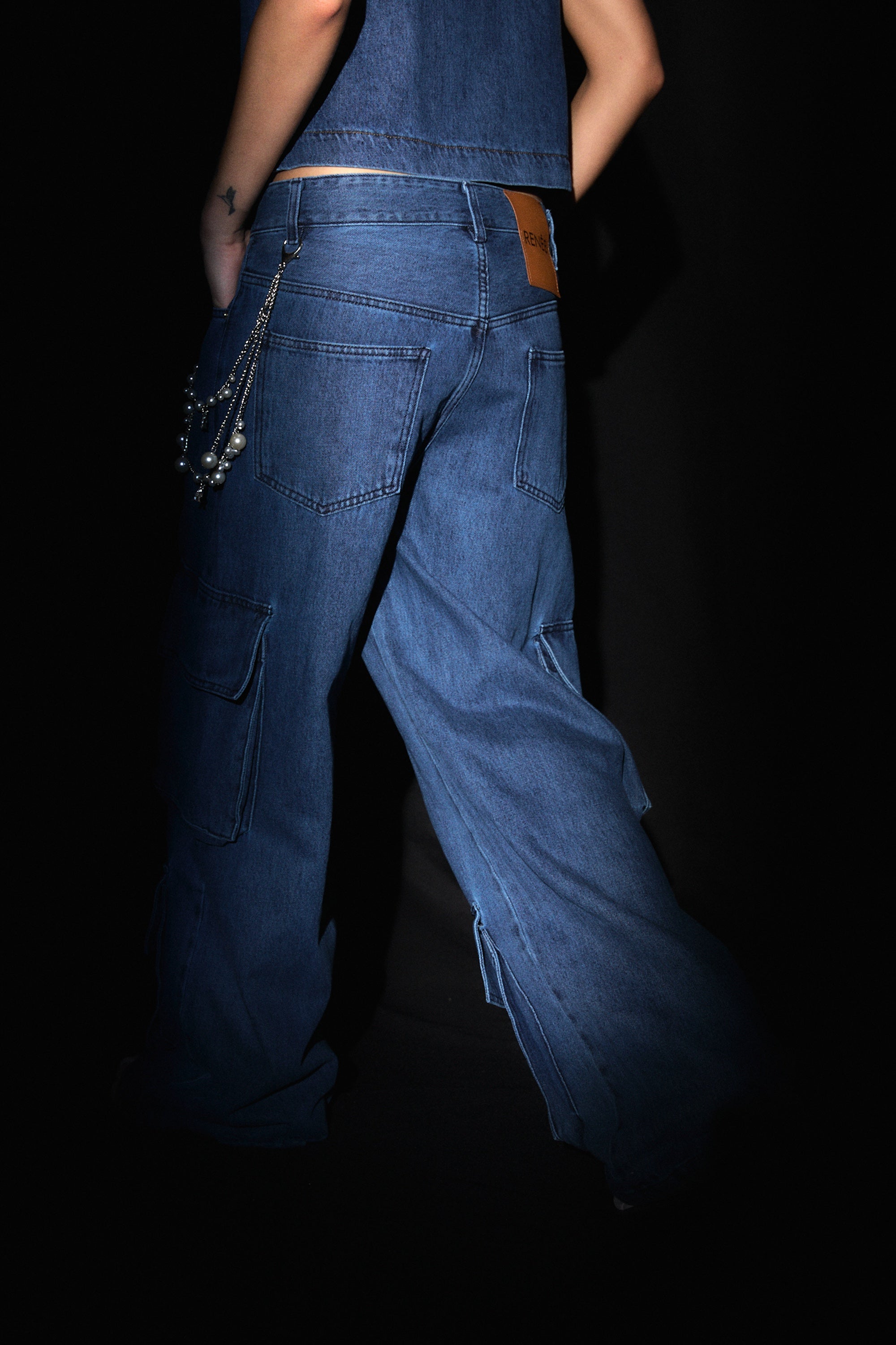 JEAN Nº20 - THE CARGO BLUE