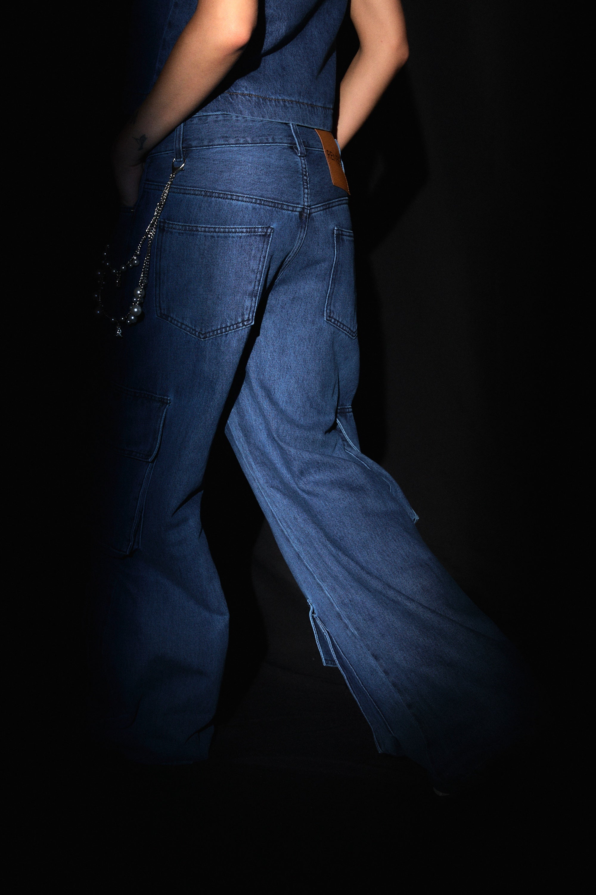JEAN Nº20 - THE CARGO BLUE