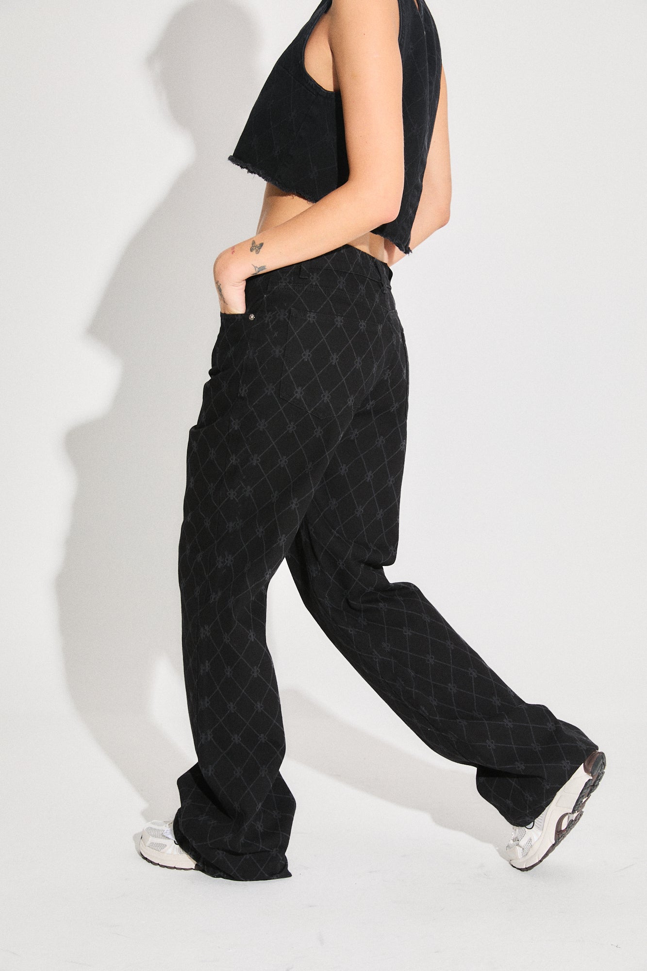 JEAN Nº18 - THE OVERSIZE MONOGRAM
