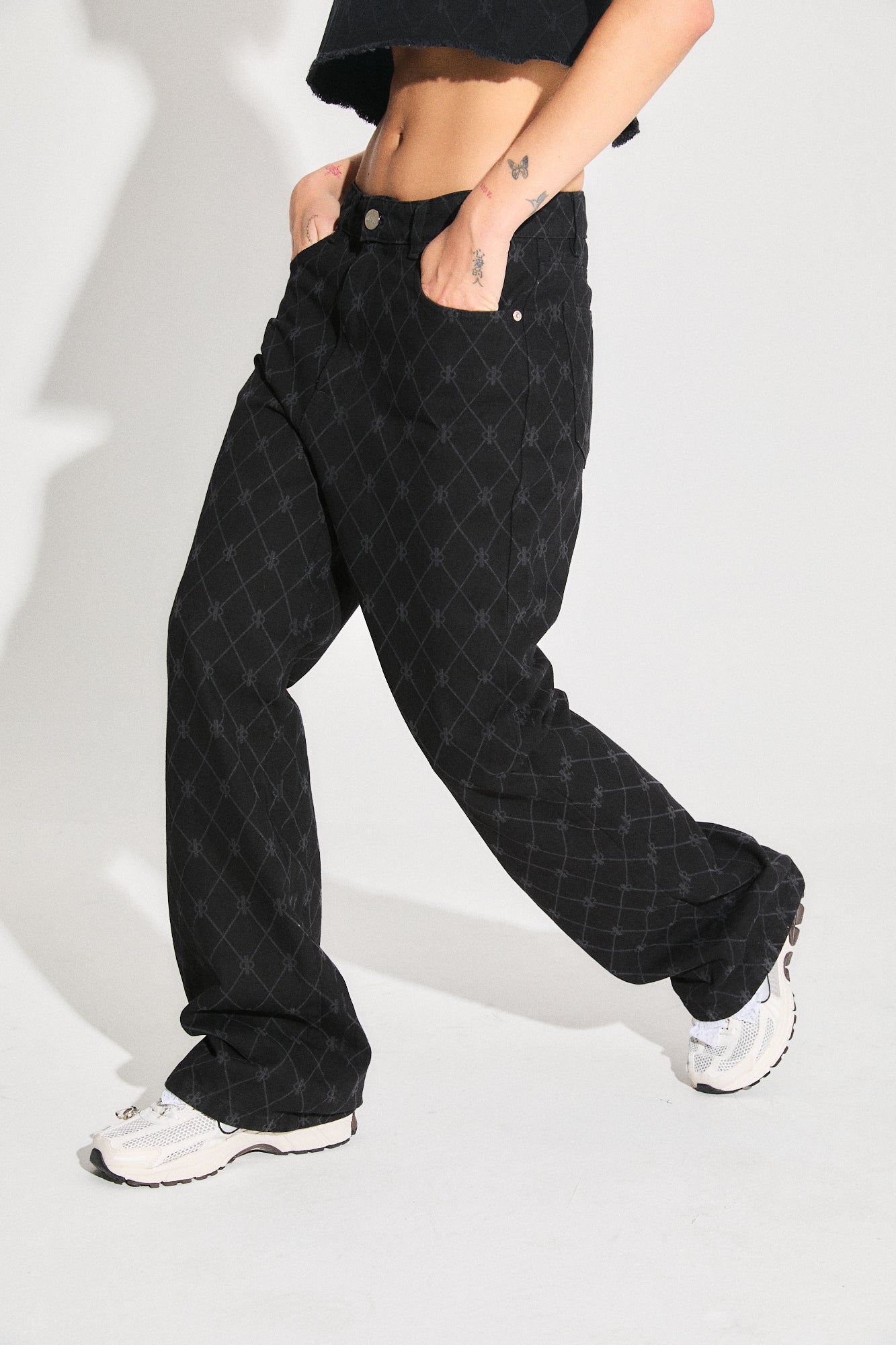 JEAN Nº18 - THE OVERSIZE MONOGRAM