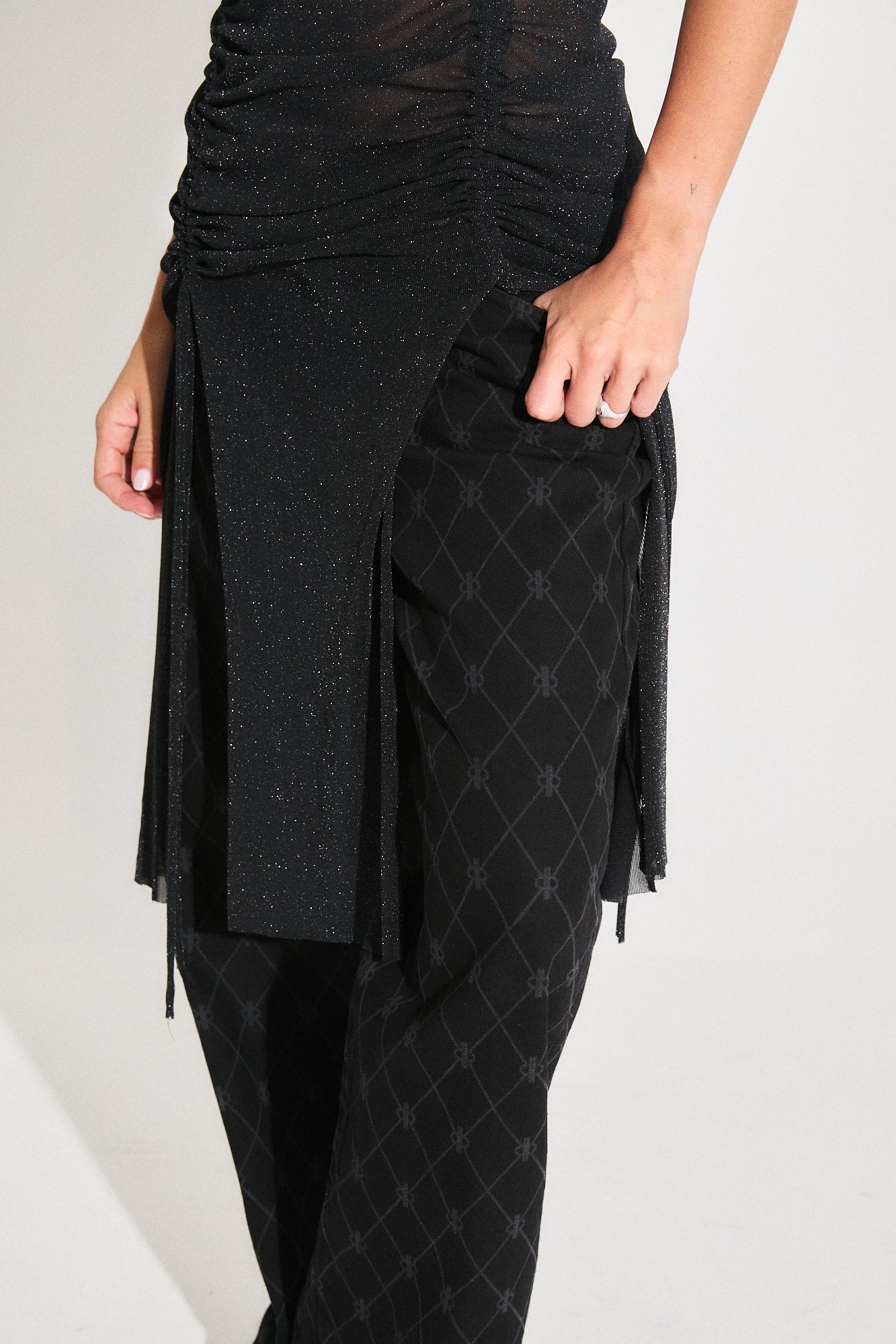 JEAN Nº18 - THE OVERSIZE MONOGRAM