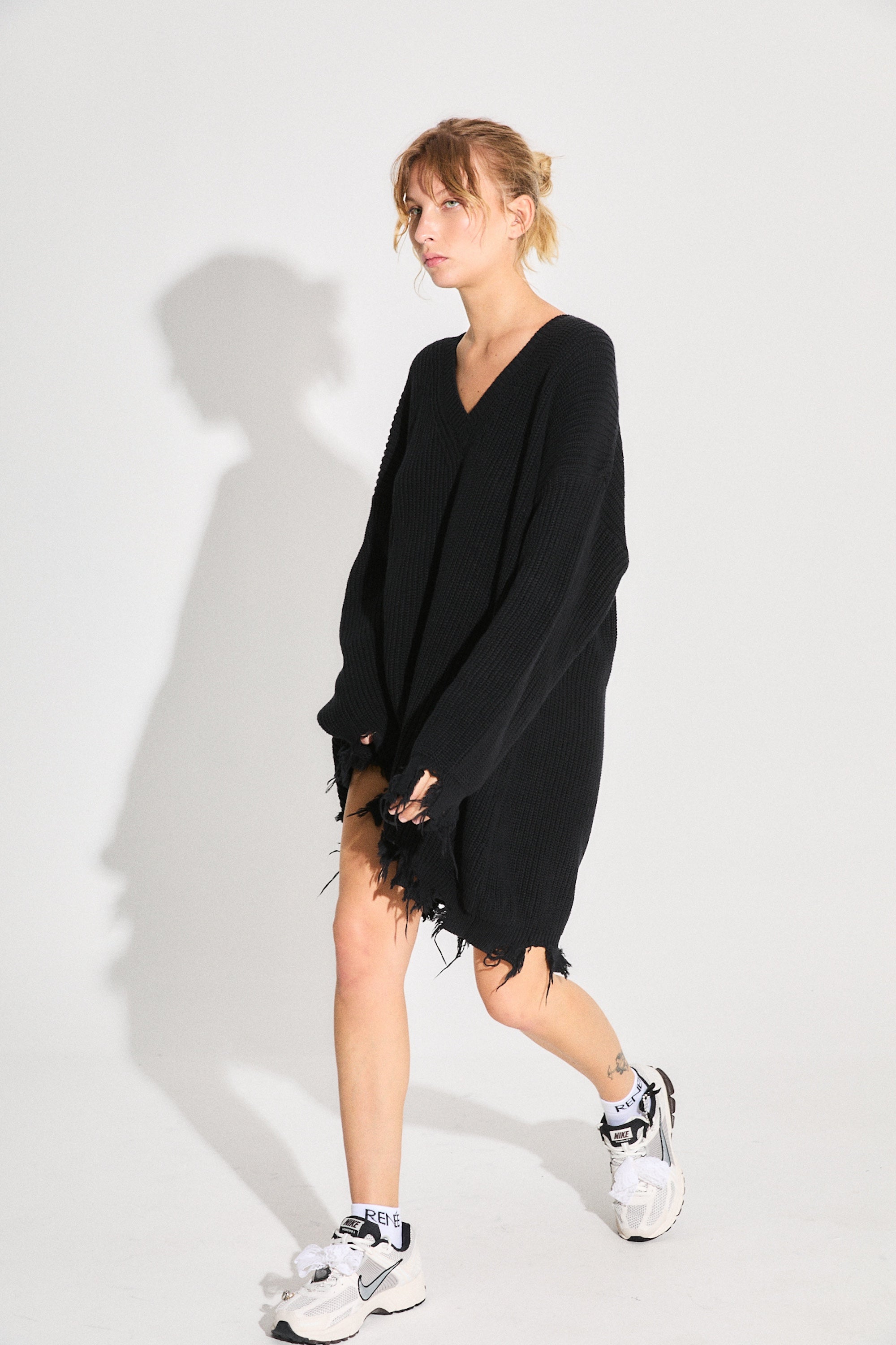 SWEATER HALO - BLACK