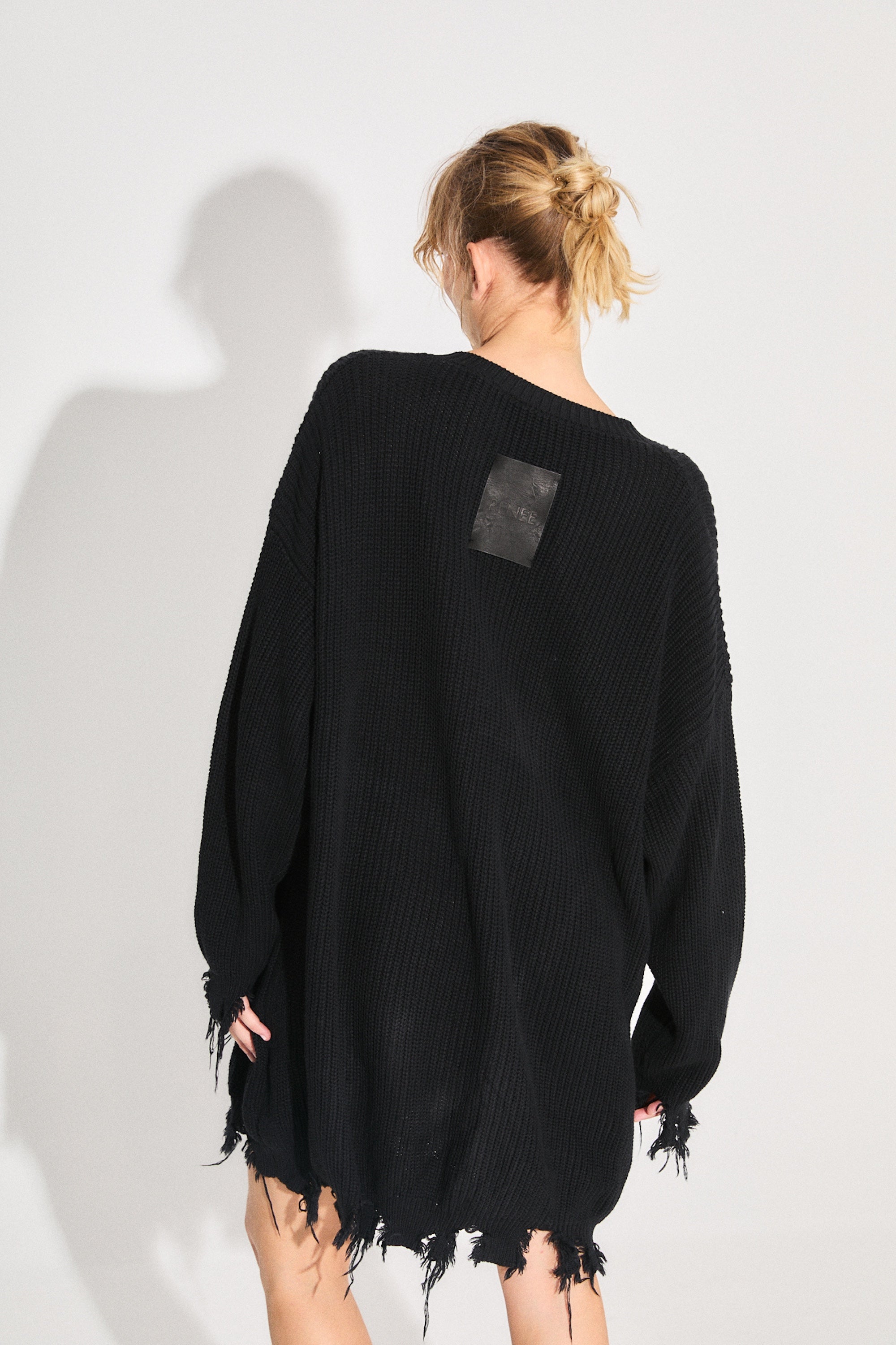 SWEATER HALO - BLACK