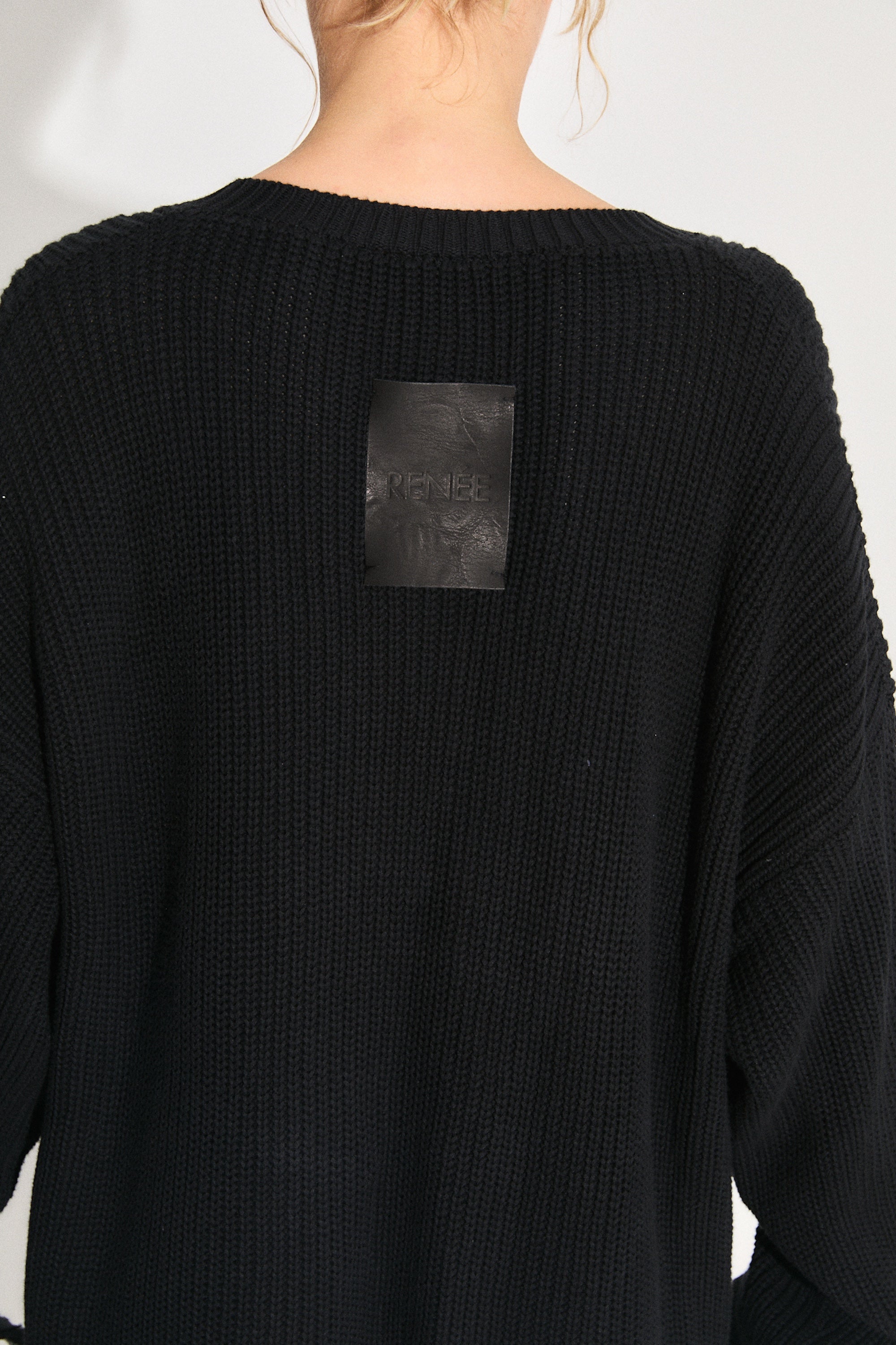SWEATER HALO - BLACK