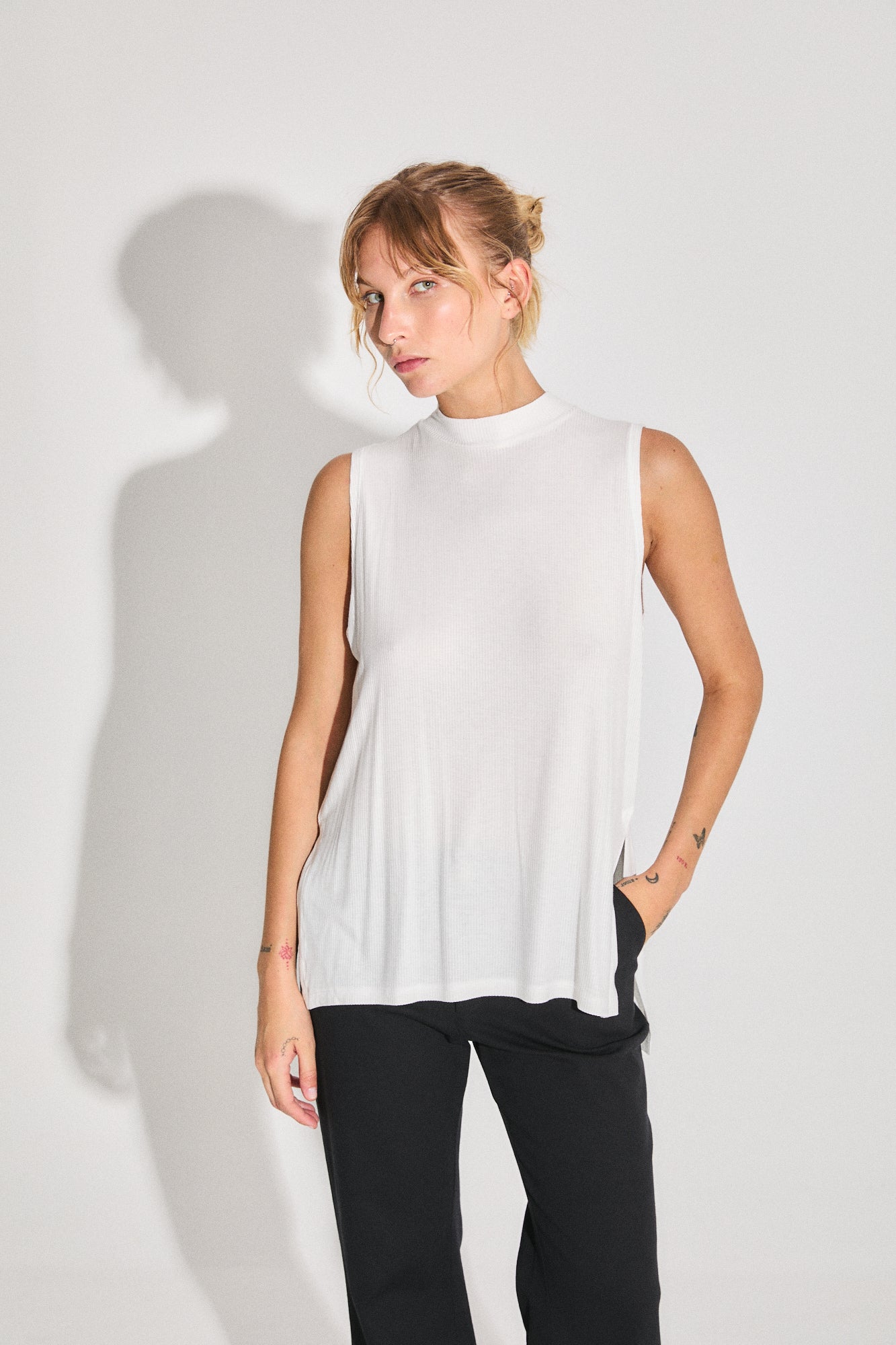 MUSCULOSA LOS ÁNGELES - OFF WHITE