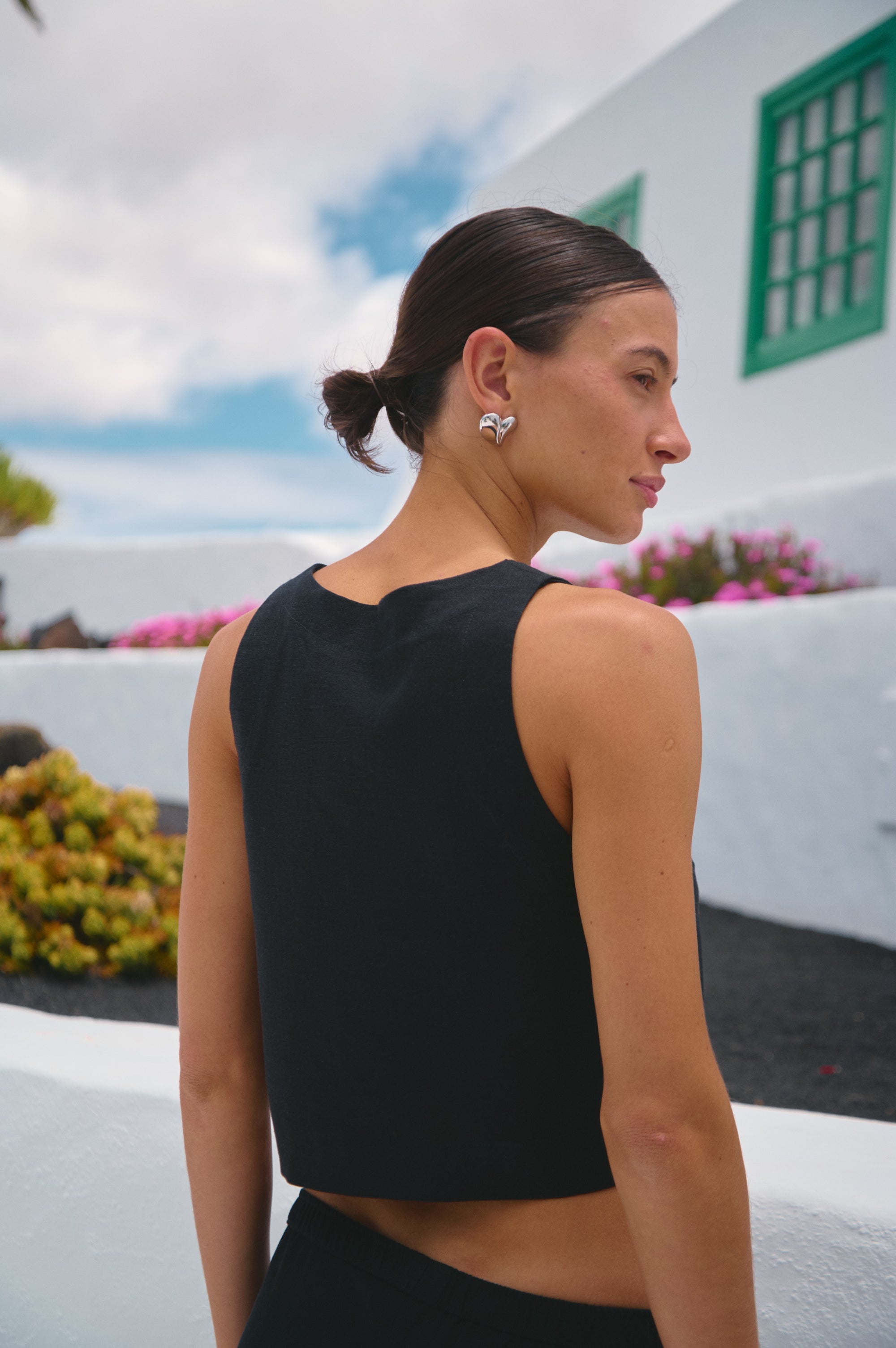 LINEN CAPRI PANTS - BLACK