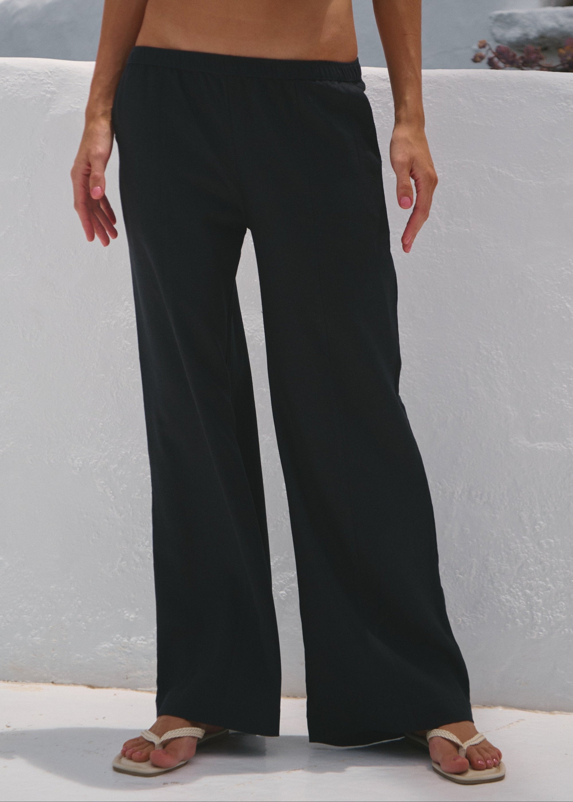 LINEN CAPRI PANTS - BLACK