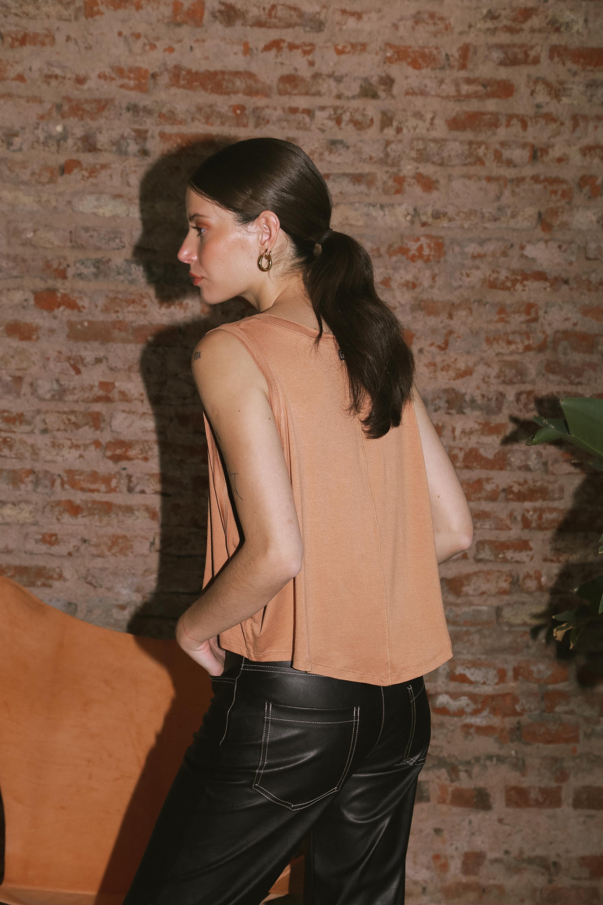 MUSCULOSA SOL - CAMEL