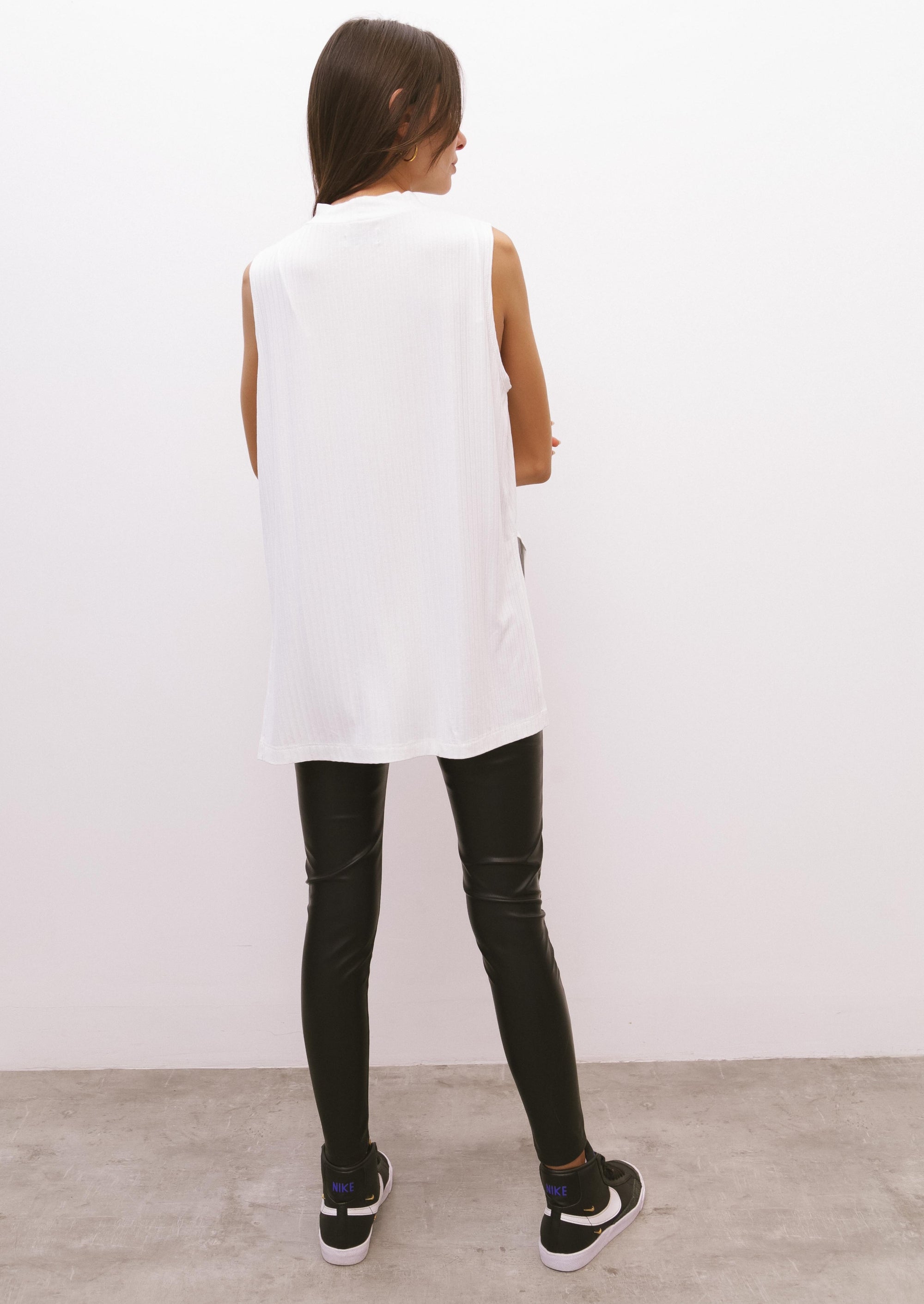 MUSCULOSA LOS ÁNGELES - OFF WHITE