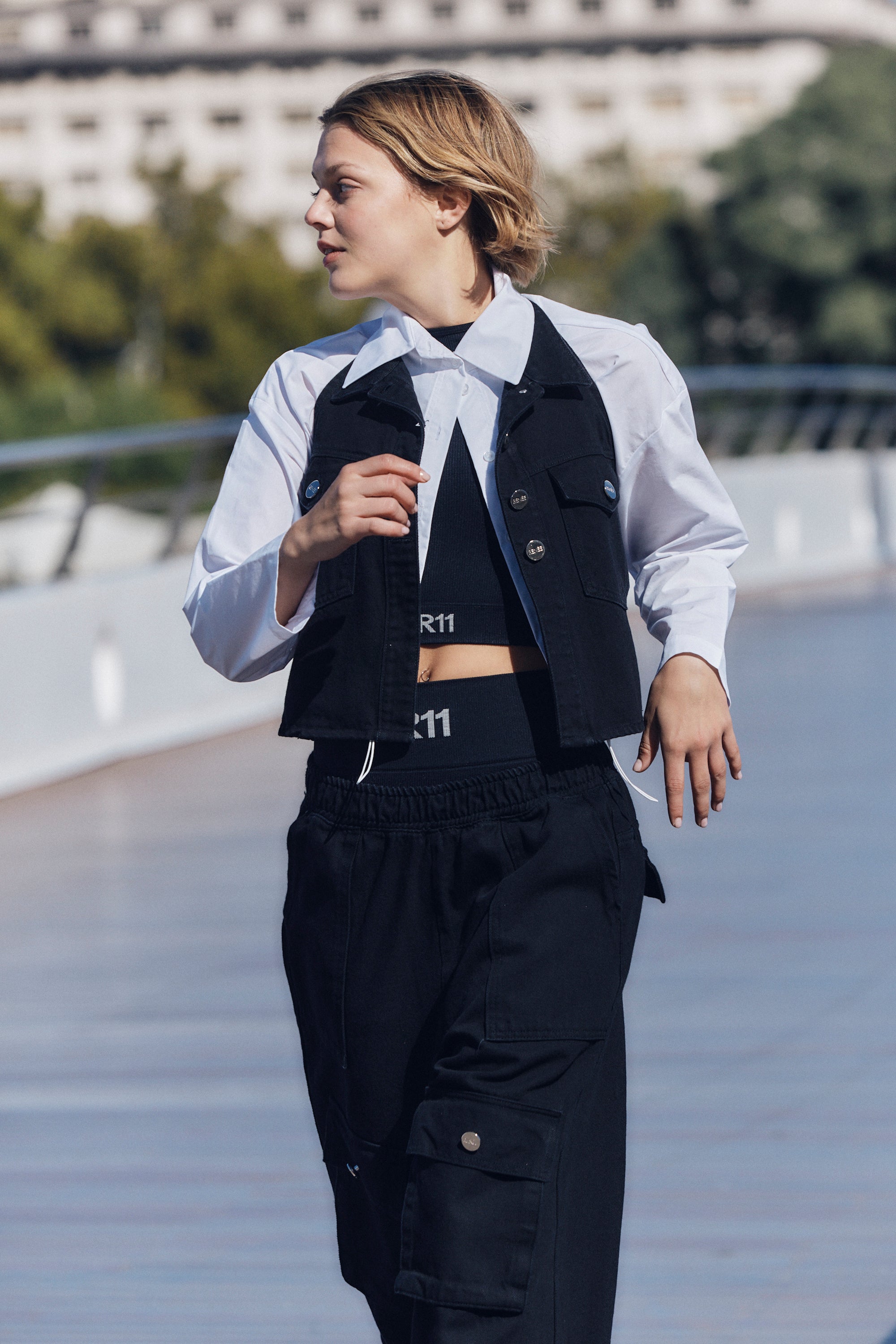 TOP R11 - BLACK