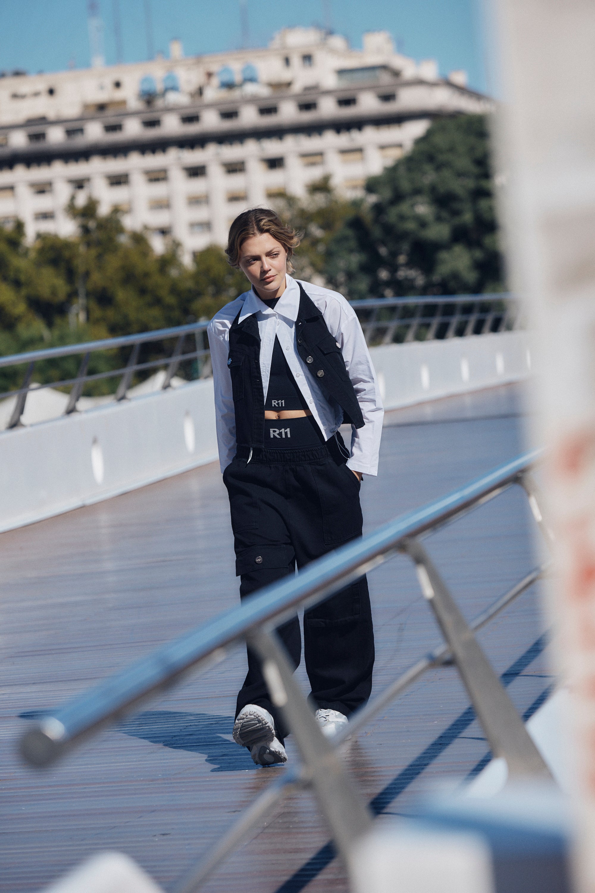 TOP R11 - BLACK