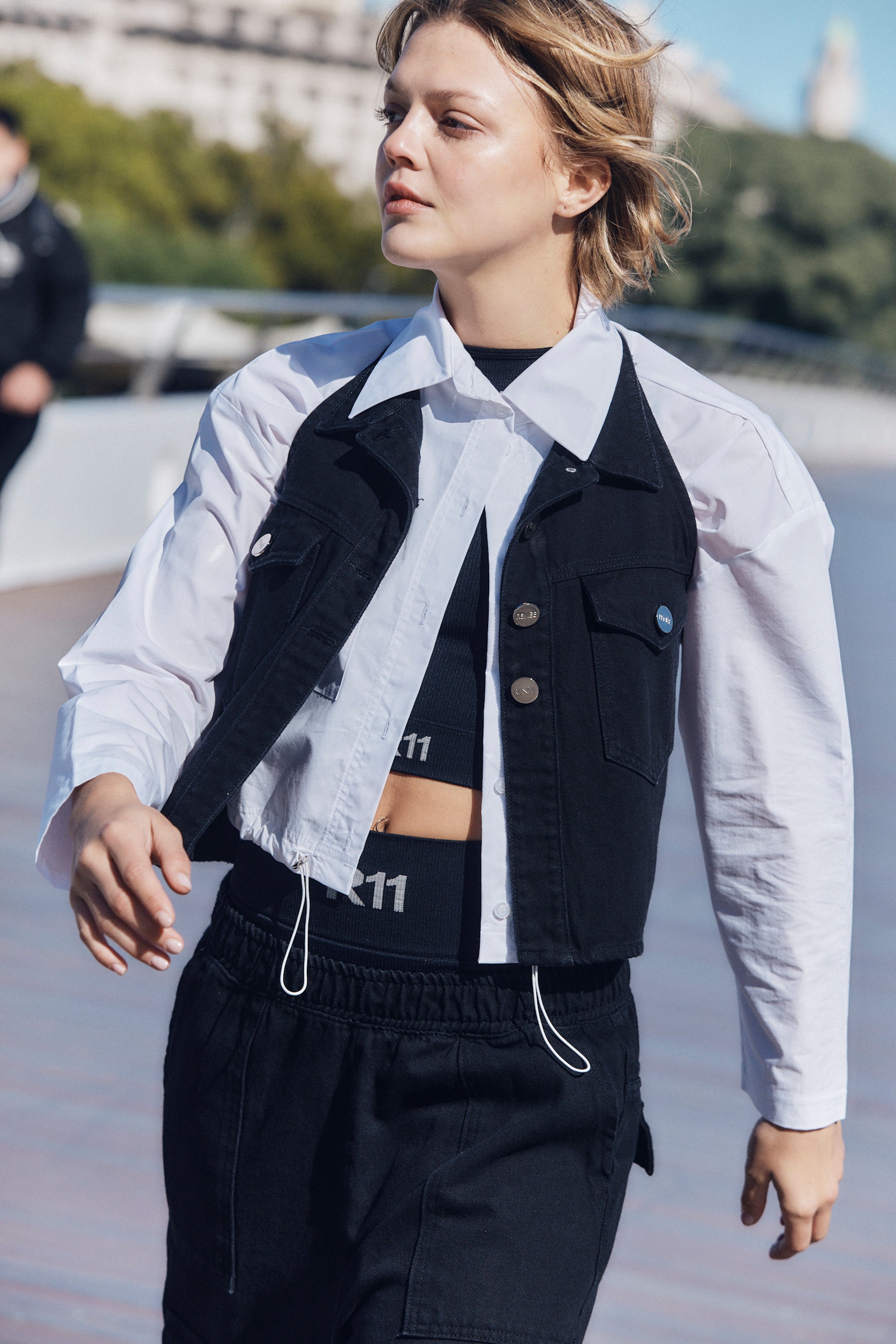 TOP R11 - BLACK