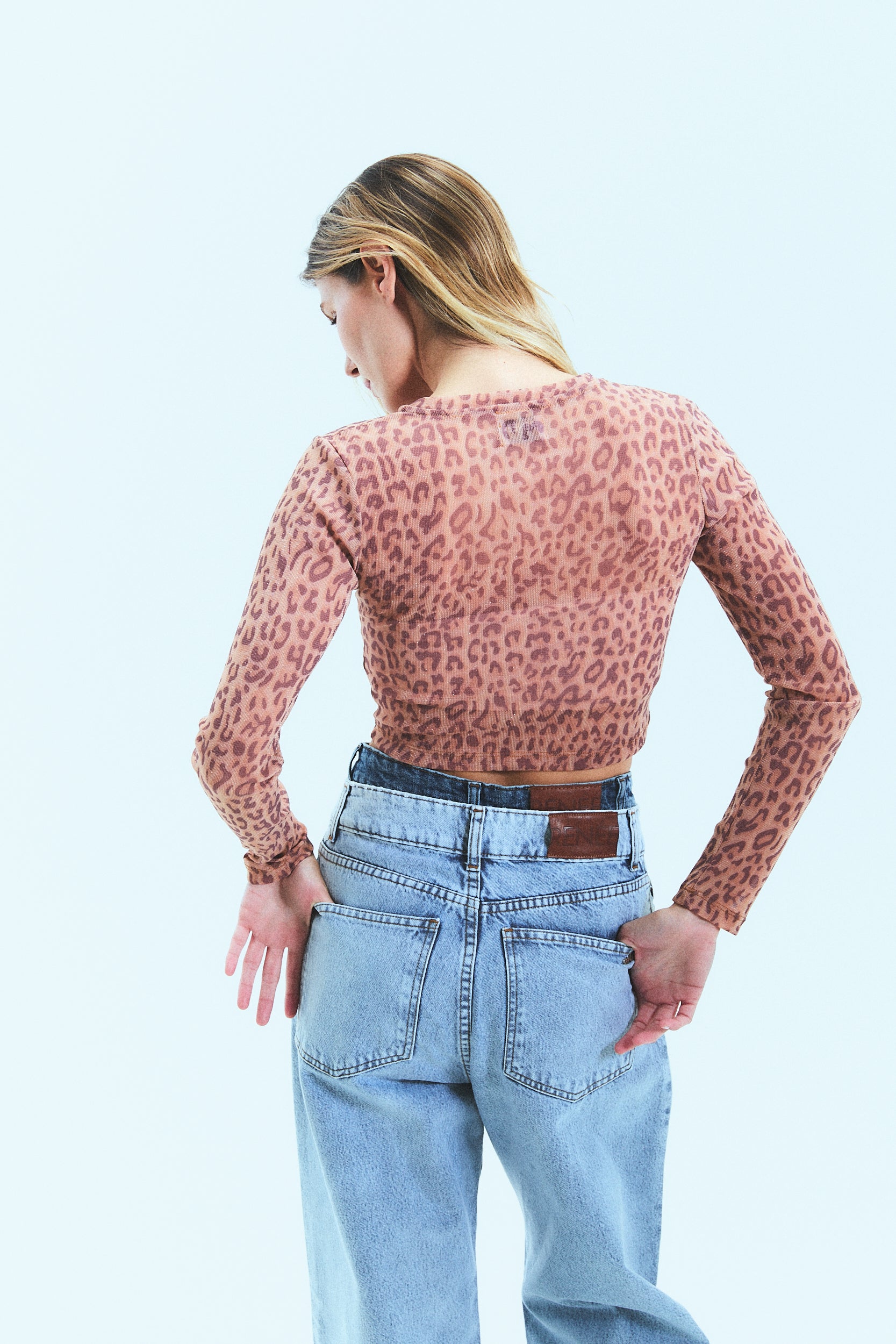 REMERA LOUISE - LEOPARDO