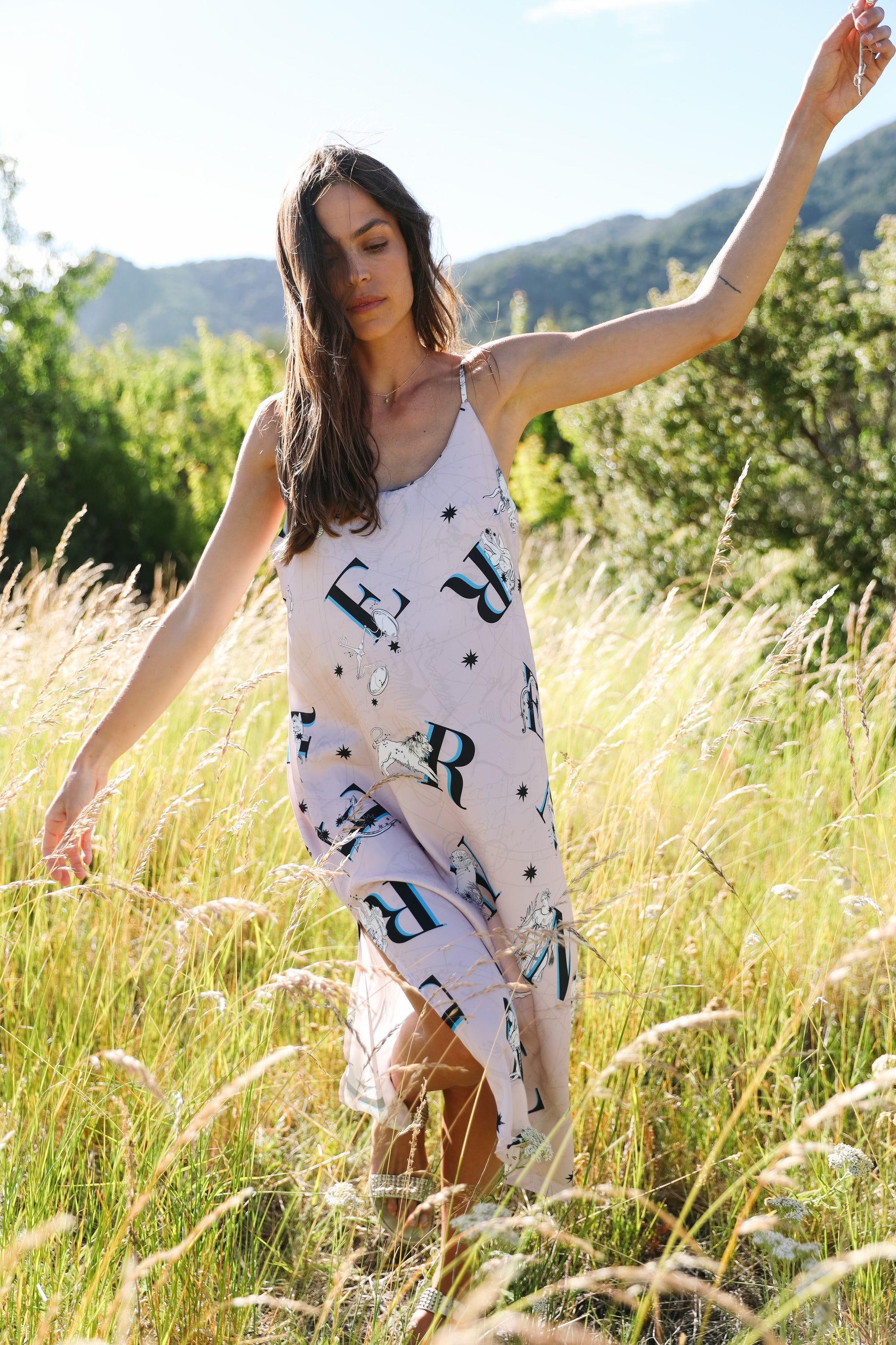 ARCHIVO - VESTIDO CUARZO ZODIAC