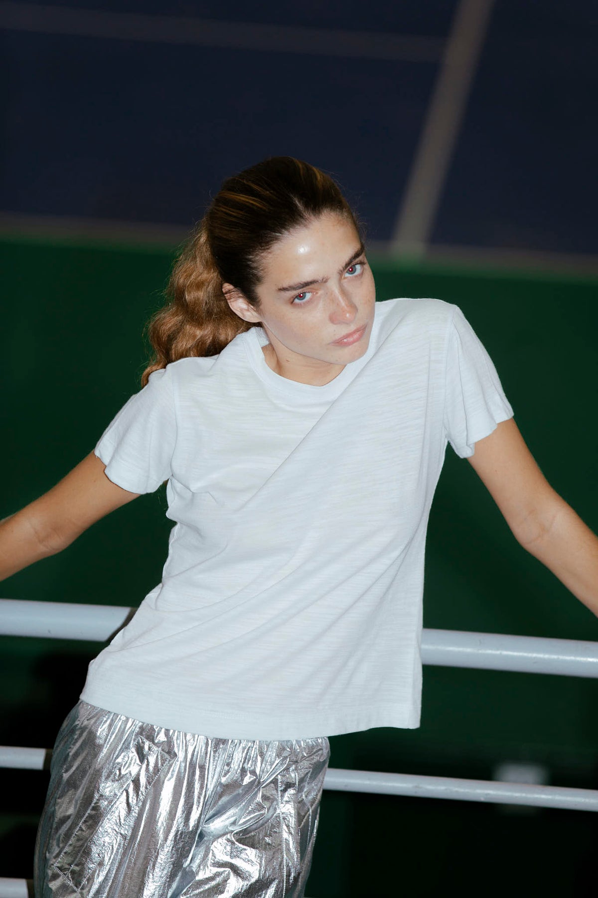 REMERA PAZ - OFF WHITE