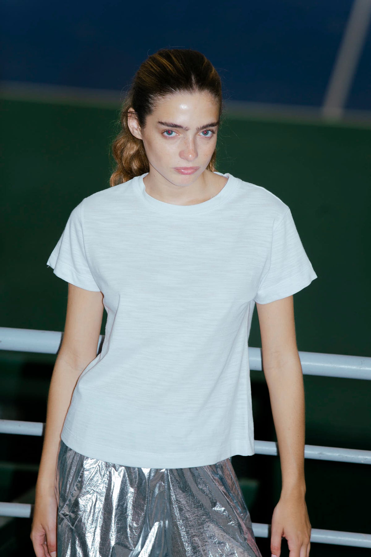REMERA PAZ - OFF WHITE