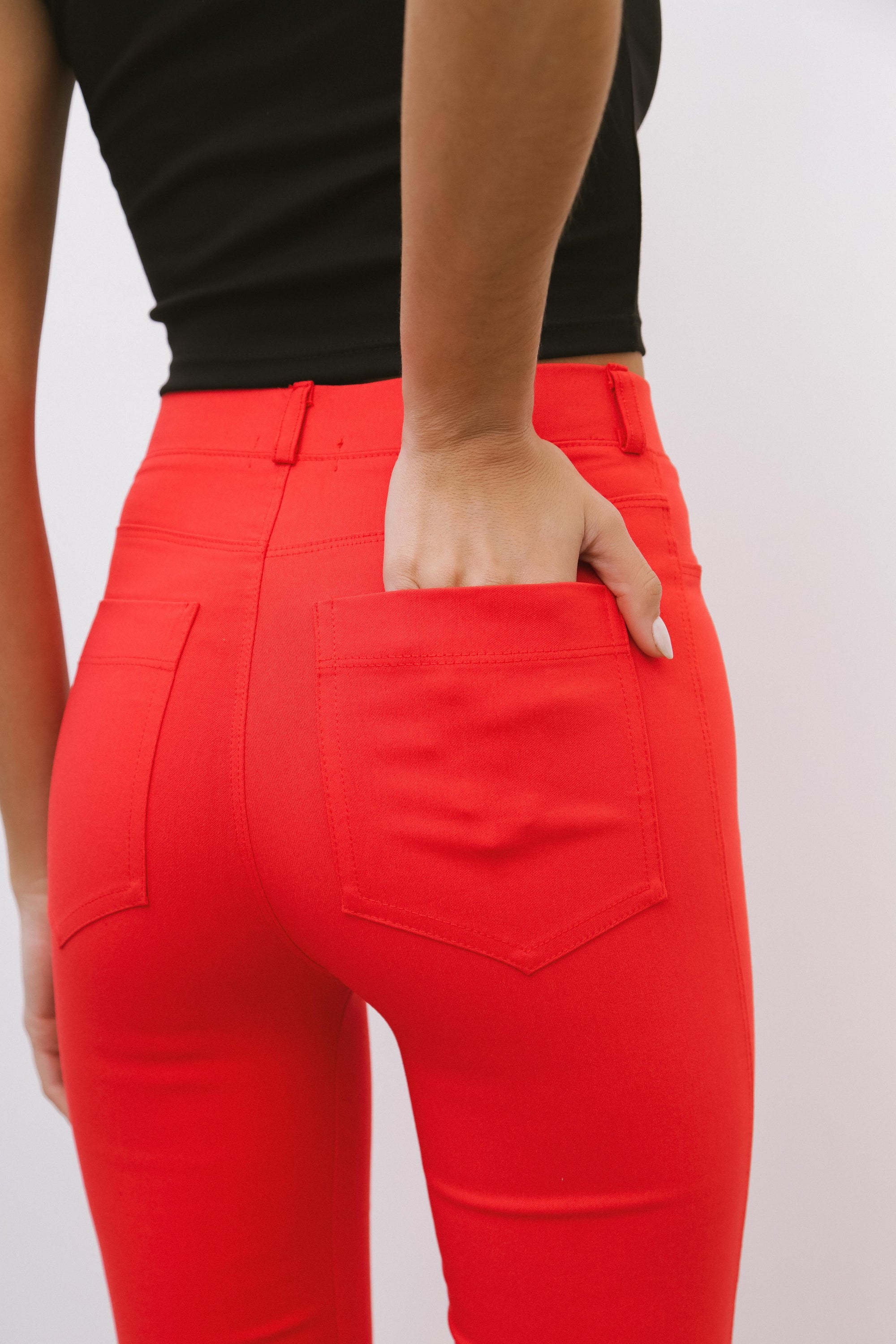 ARCHIVO - PANTALÓN MAIKA RED