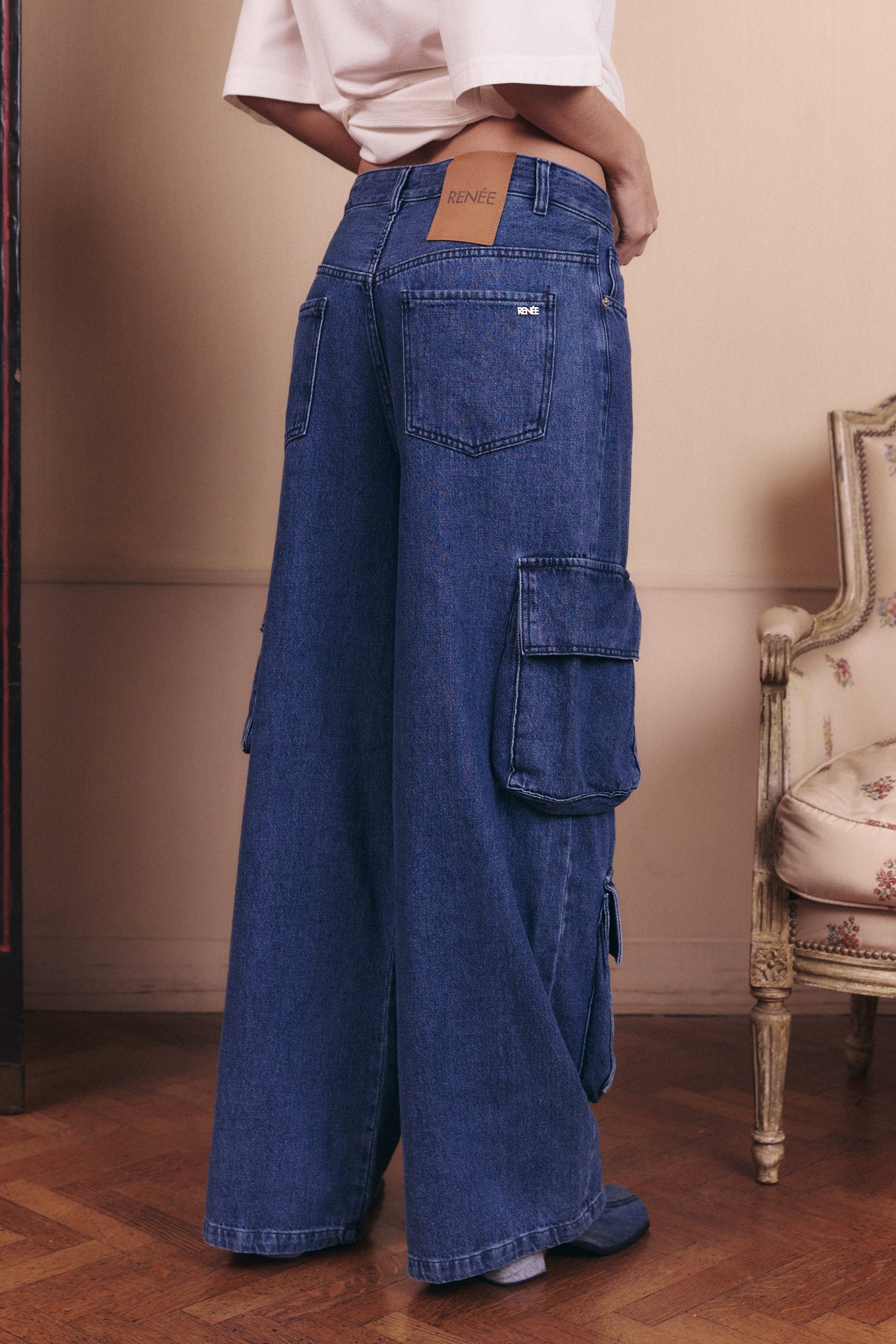 JEAN Nº20 - THE CARGO BLUE
