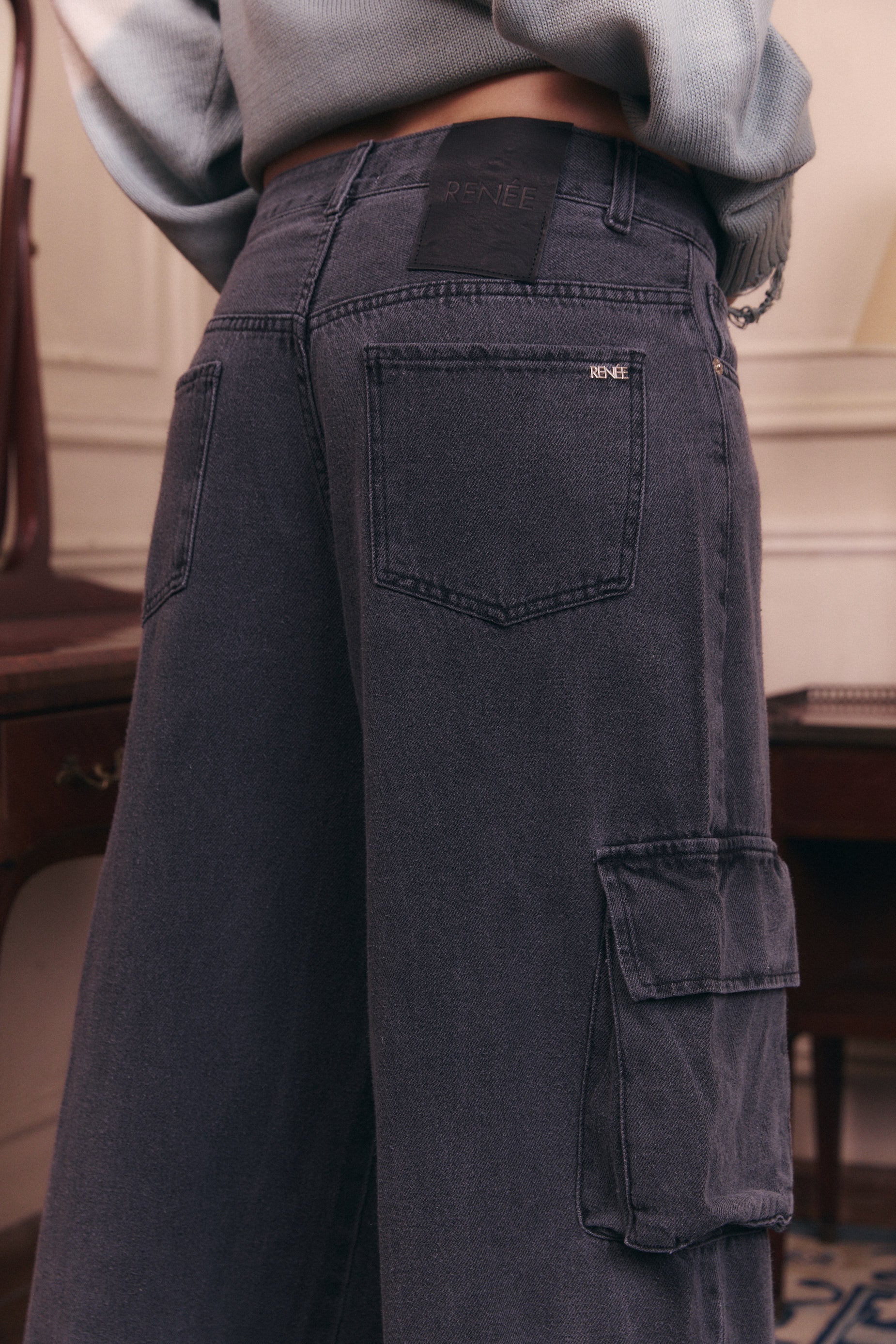 JEAN Nº20 - THE CARGO GREY